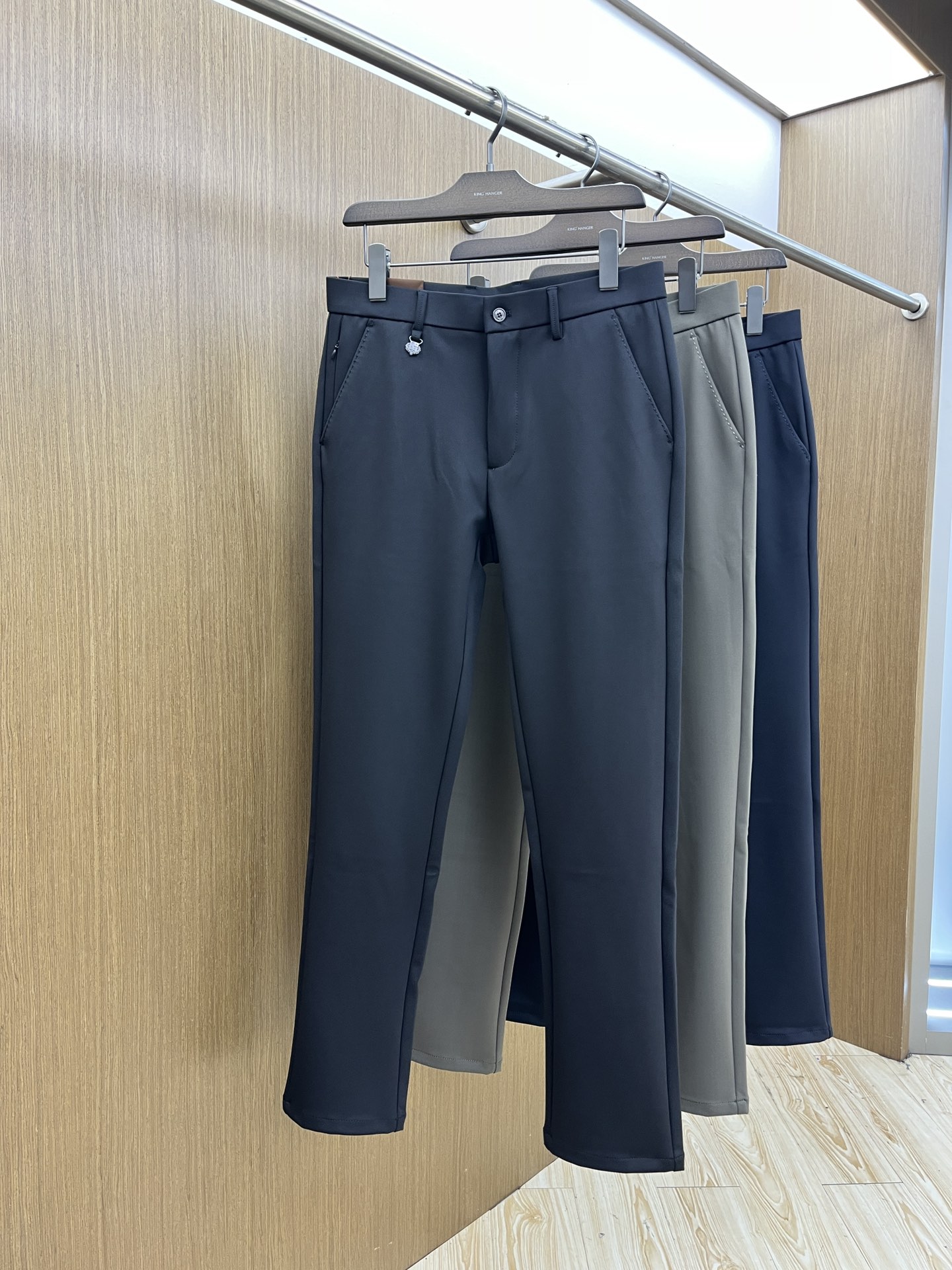 秋冬 lP🆕🔥🔥秋冬新品休闲西裤 官网同步发售，裤身工艺设计，进口客供辅料、面料定制，代工厂出品免检！每