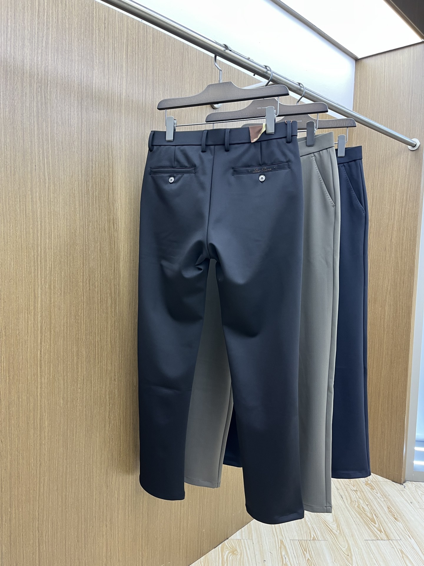 秋冬 lP🆕🔥🔥秋冬新品休闲西裤 官网同步发售，裤身工艺设计，进口客供辅料、面料定制，代工厂出品免检！每