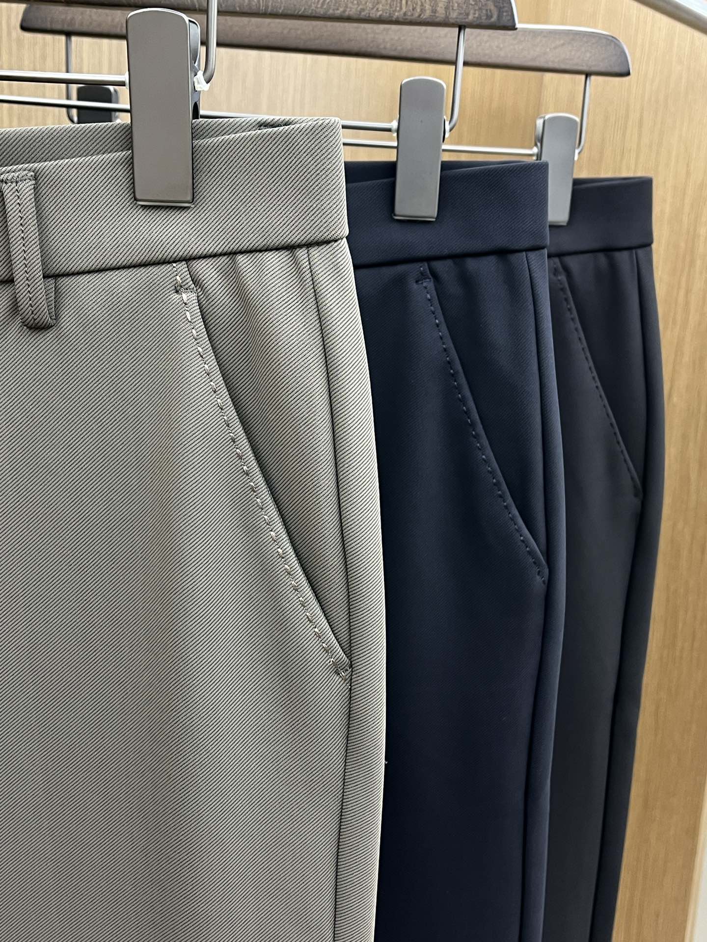 秋冬 lP🆕🔥🔥秋冬新品休闲西裤 官网同步发售，裤身工艺设计，进口客供辅料、面料定制，代工厂出品免检！每