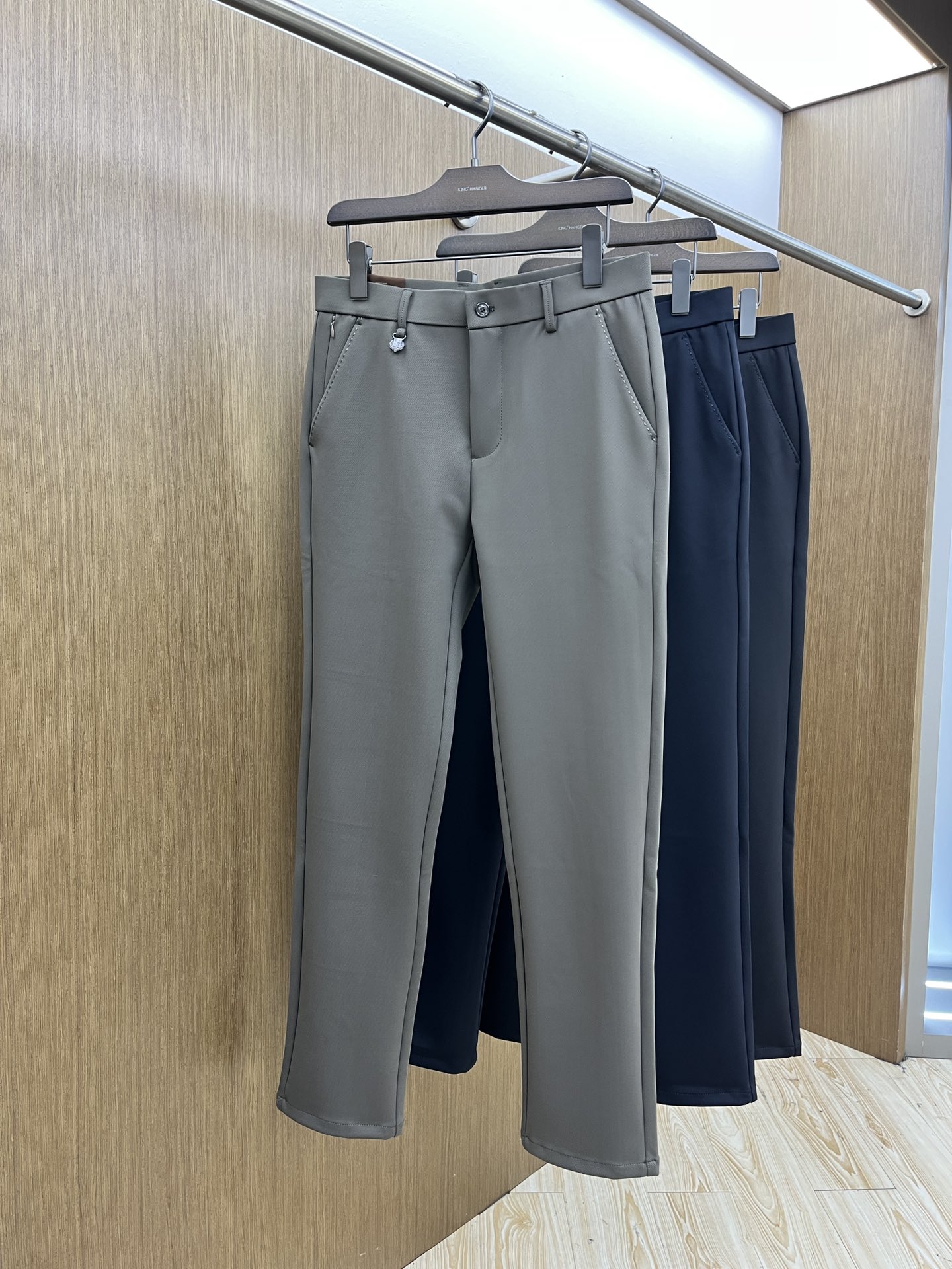 秋冬 lP🆕🔥🔥秋冬新品休闲西裤 官网同步发售，裤身工艺设计，进口客供辅料、面料定制，代工厂出品免检！每