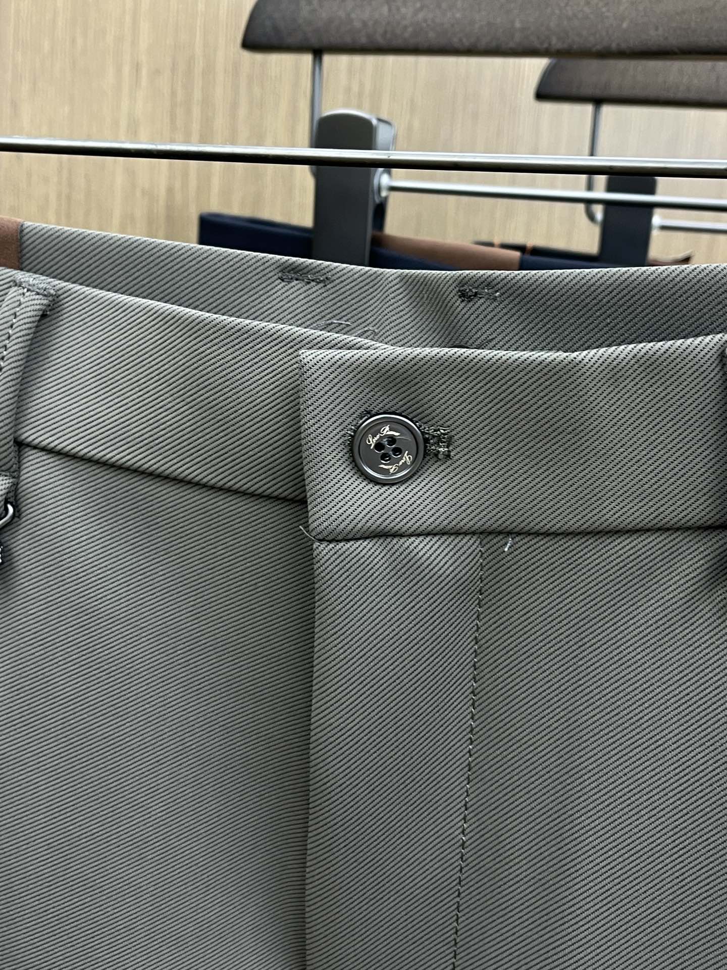 秋冬 lP🆕🔥🔥秋冬新品休闲西裤 官网同步发售，裤身工艺设计，进口客供辅料、面料定制，代工厂出品免检！每