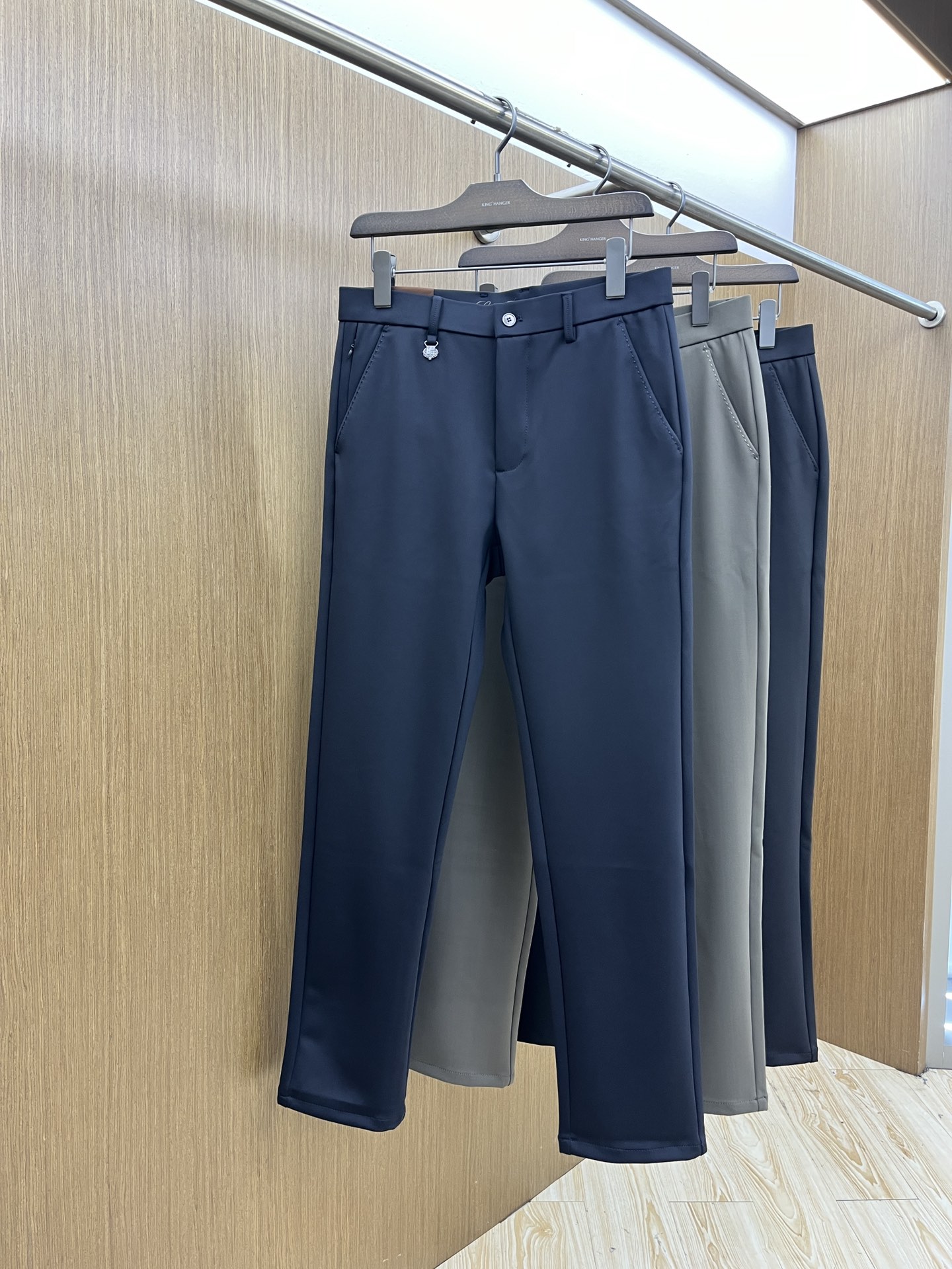 秋冬 lP🆕🔥🔥秋冬新品休闲西裤 官网同步发售，裤身工艺设计，进口客供辅料、面料定制，代工厂出品免检！每