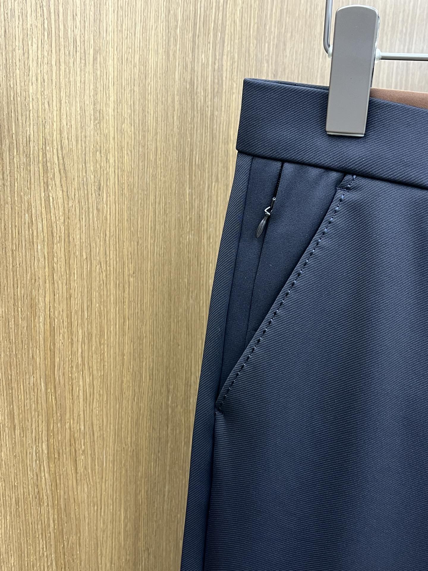 秋冬 lP🆕🔥🔥秋冬新品休闲西裤 官网同步发售，裤身工艺设计，进口客供辅料、面料定制，代工厂出品免检！每