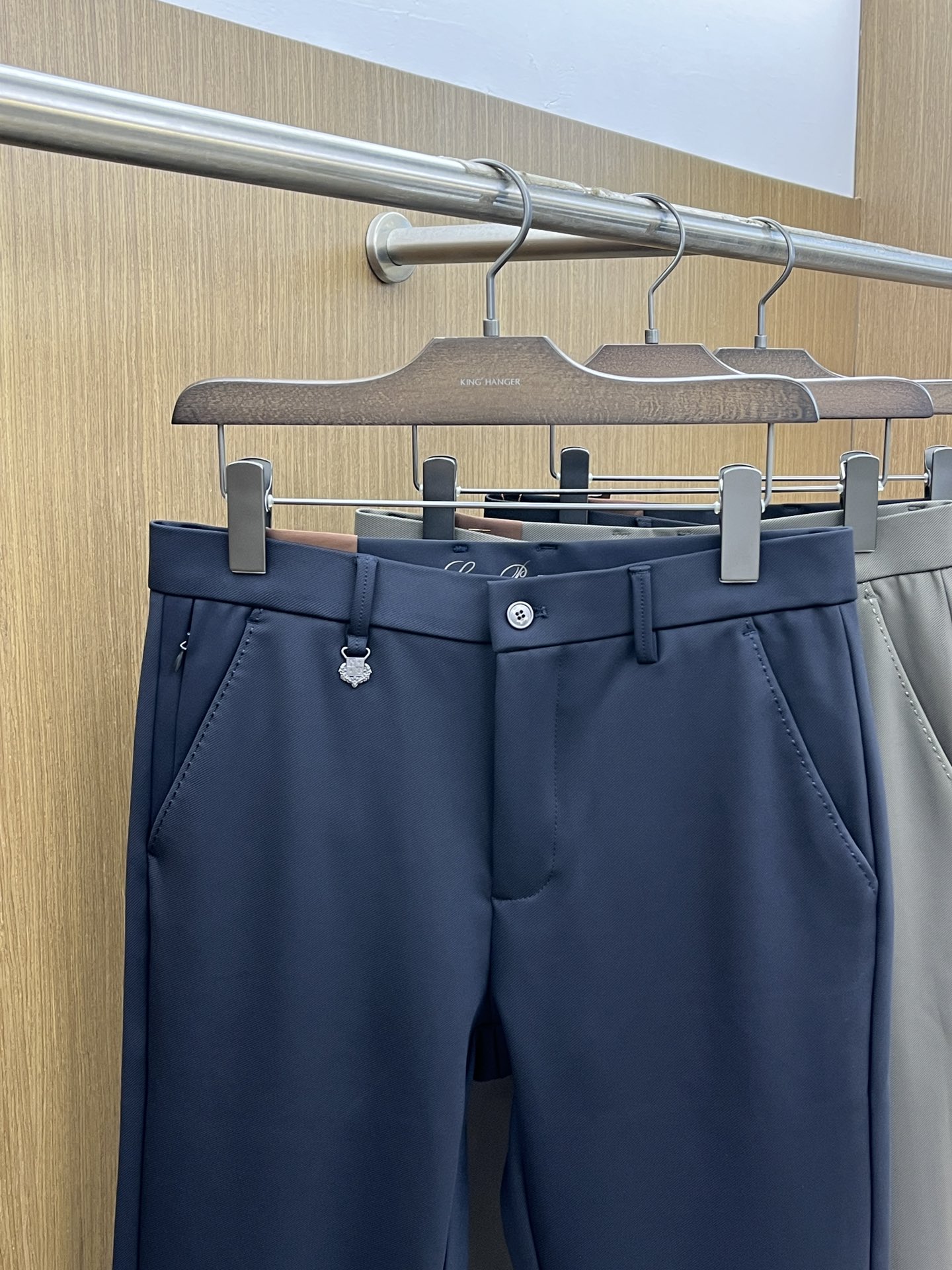 秋冬 lP🆕🔥🔥秋冬新品休闲西裤 官网同步发售，裤身工艺设计，进口客供辅料、面料定制，代工厂出品免检！每