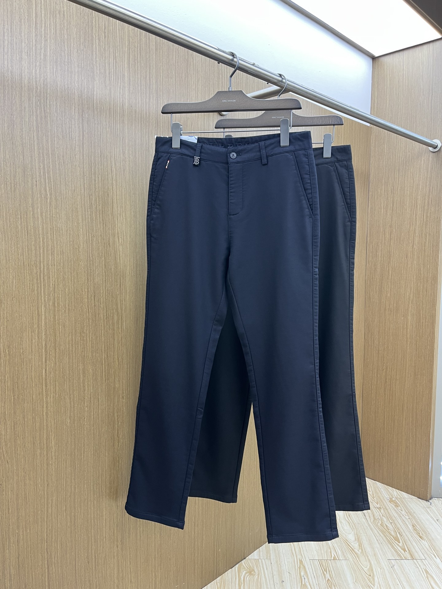 秋冬 BBR 🔥🔥秋冬新品休闲西裤 官网同步发售，裤身工艺设计，进口客供辅料、面料定制，代工厂出品免检！