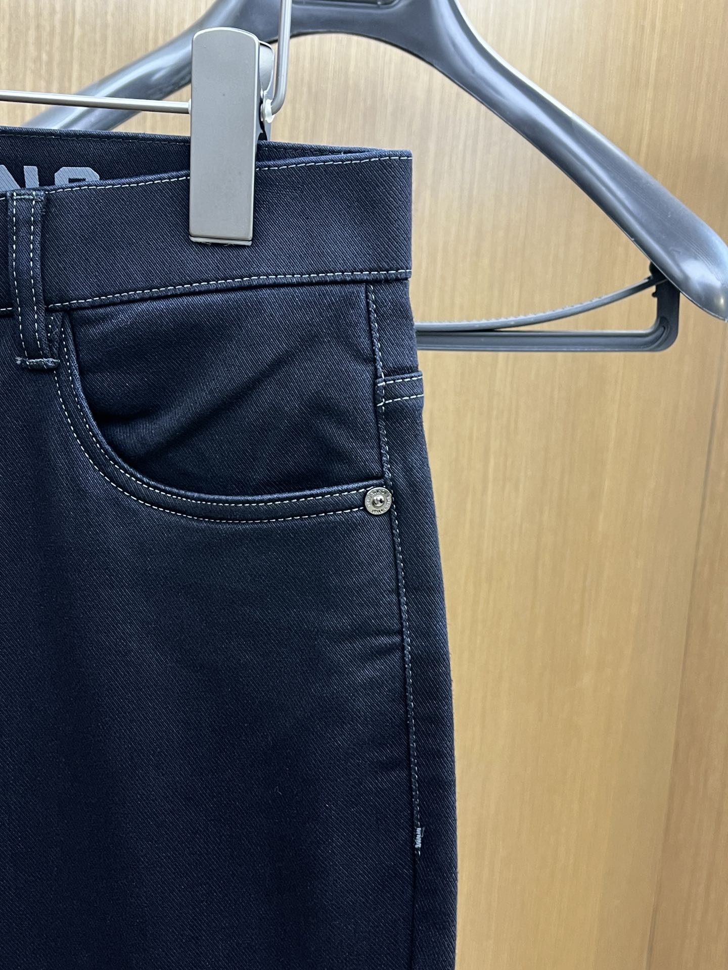 秋冬 VLTN 🔥🔥秋冬新品休闲牛仔裤 官网同步发售，裤身工艺设计，进口客供辅料、面料定制，代工厂出品免