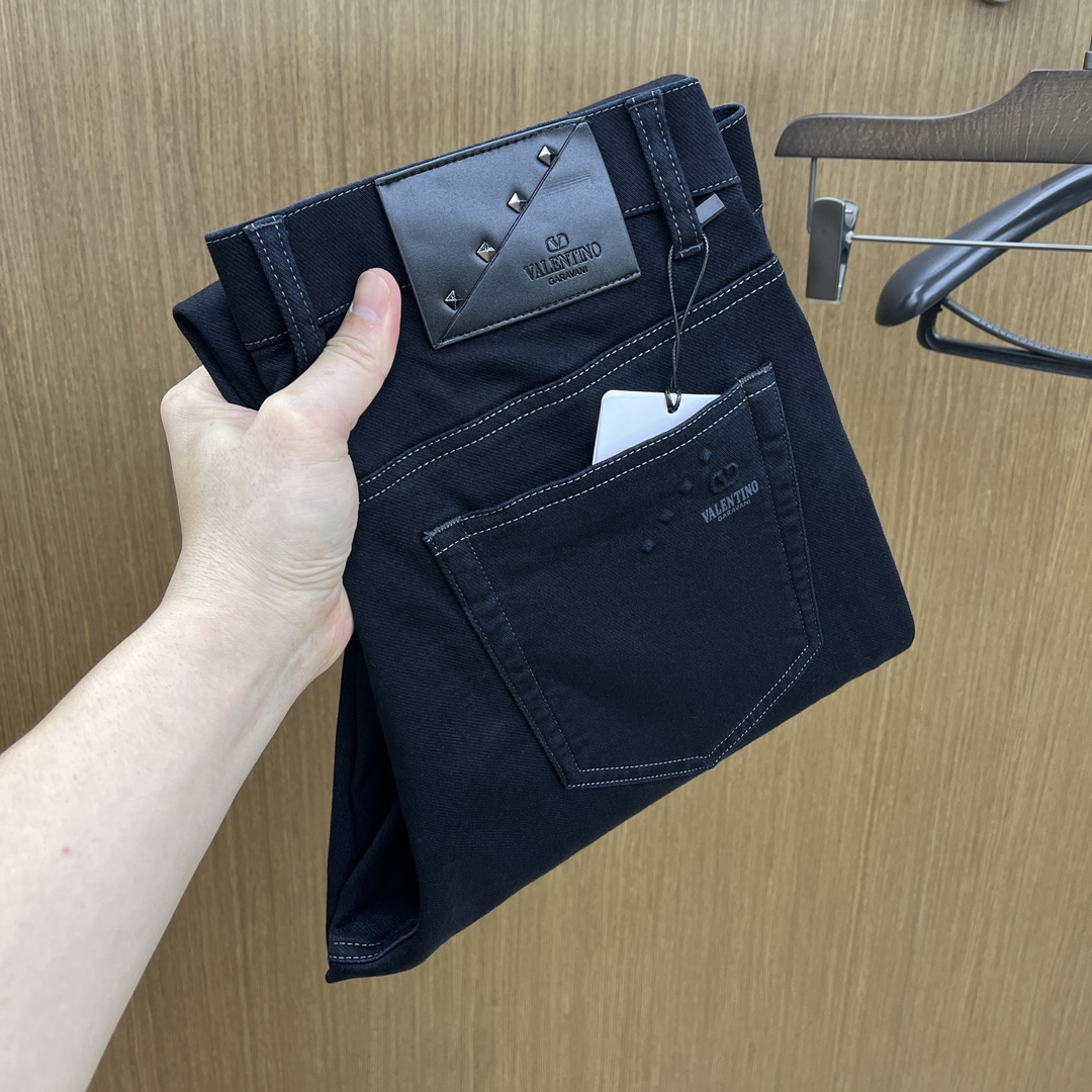 秋冬 VLTN 🔥🔥秋冬新品休闲牛仔裤 官网同步发售，裤身工艺设计，进口客供辅料、面料定制，代工厂出品免