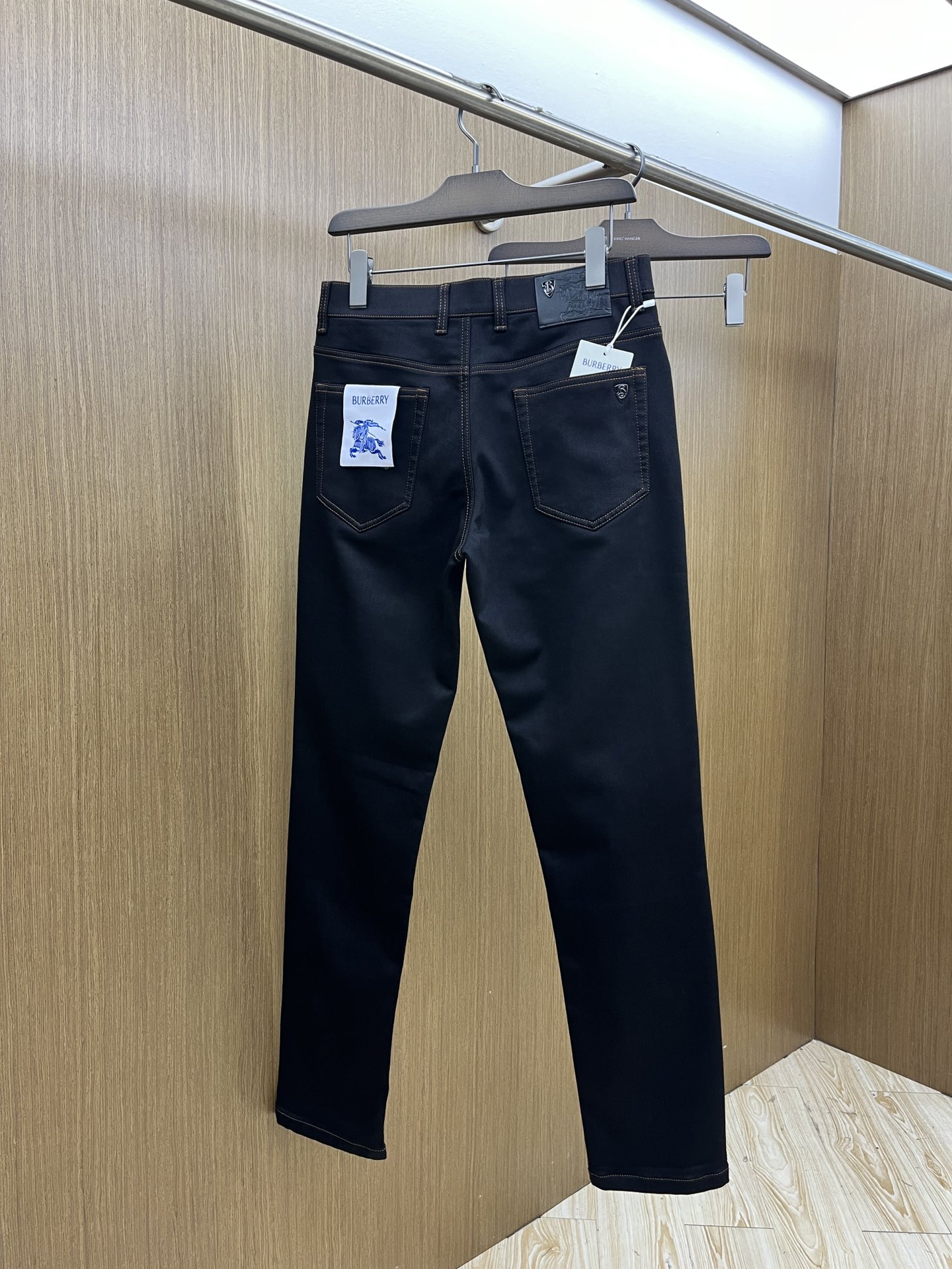 秋冬 BBR 🔥🔥秋冬新品休闲牛仔裤 官网同步发售，裤身工艺设计，进口客供辅料、面料定制，代工厂出品免检