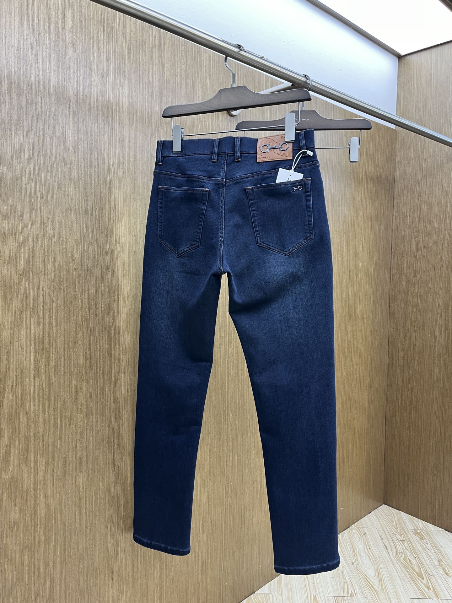 秋冬 FG 🔥🔥秋冬新品休闲牛仔裤 官网同步发售，裤身工艺设计，进口客供辅料、面料定制，代工厂出品免检！