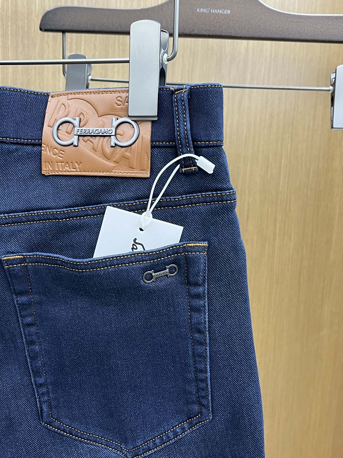 秋冬 FG 🔥🔥秋冬新品休闲牛仔裤 官网同步发售，裤身工艺设计，进口客供辅料、面料定制，代工厂出品免检！