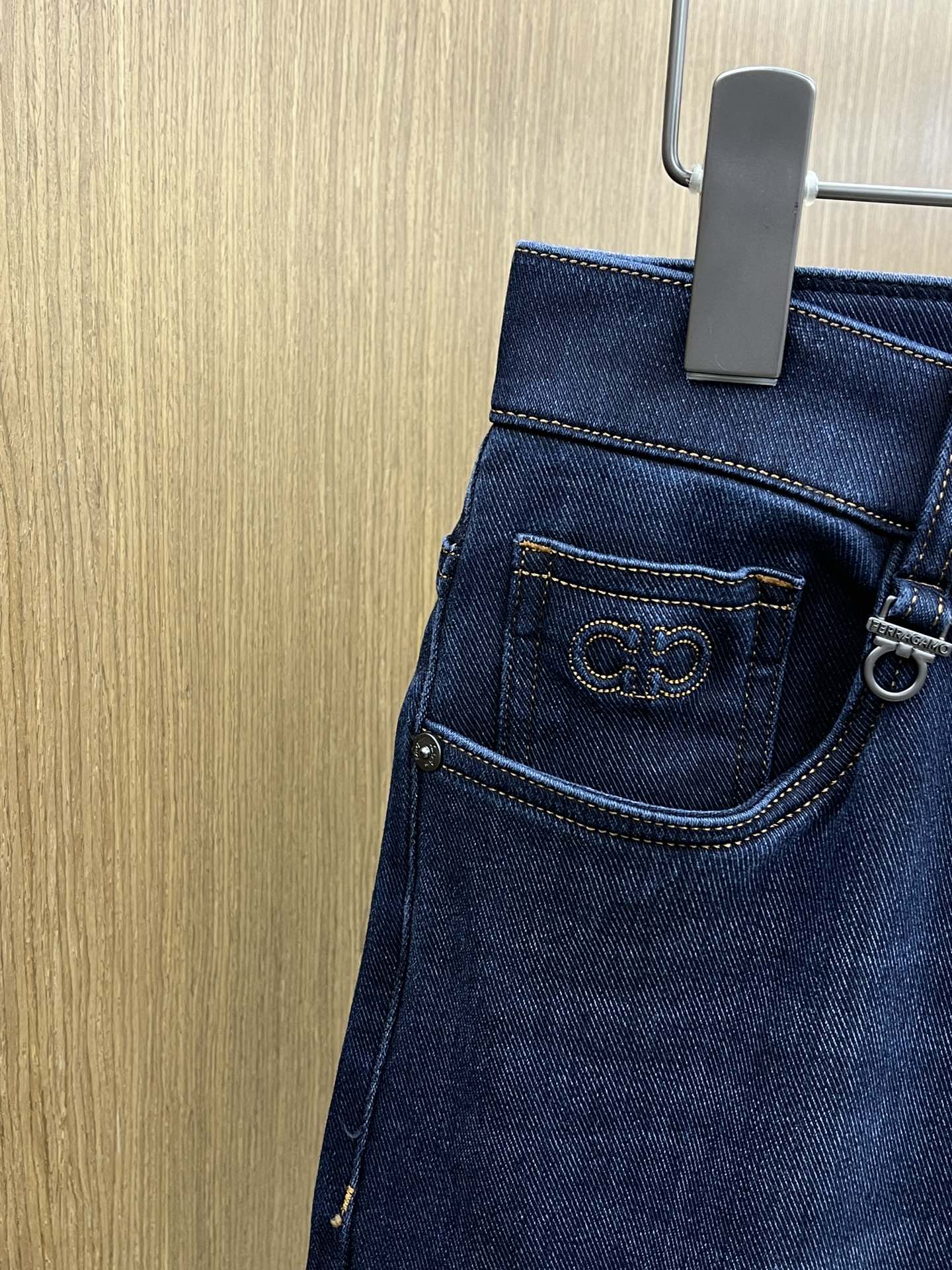 秋冬 FG 🔥🔥秋冬新品休闲牛仔裤 官网同步发售，裤身工艺设计，进口客供辅料、面料定制，代工厂出品免检！