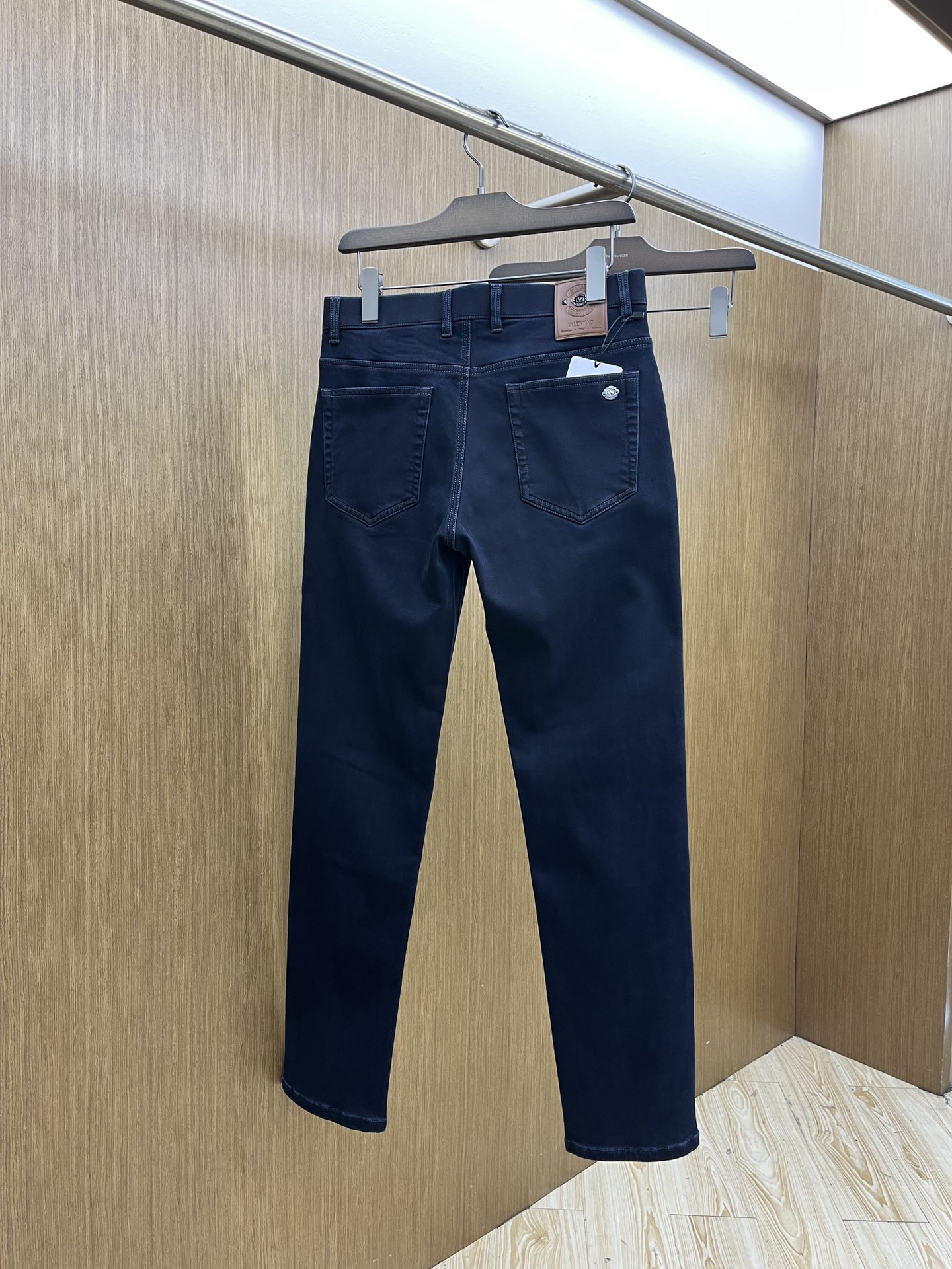 秋冬 VLTN 🔥🔥秋冬新品休闲牛仔裤 官网同步发售，裤身工艺设计，进口客供辅料、面料定制，代工厂出品免