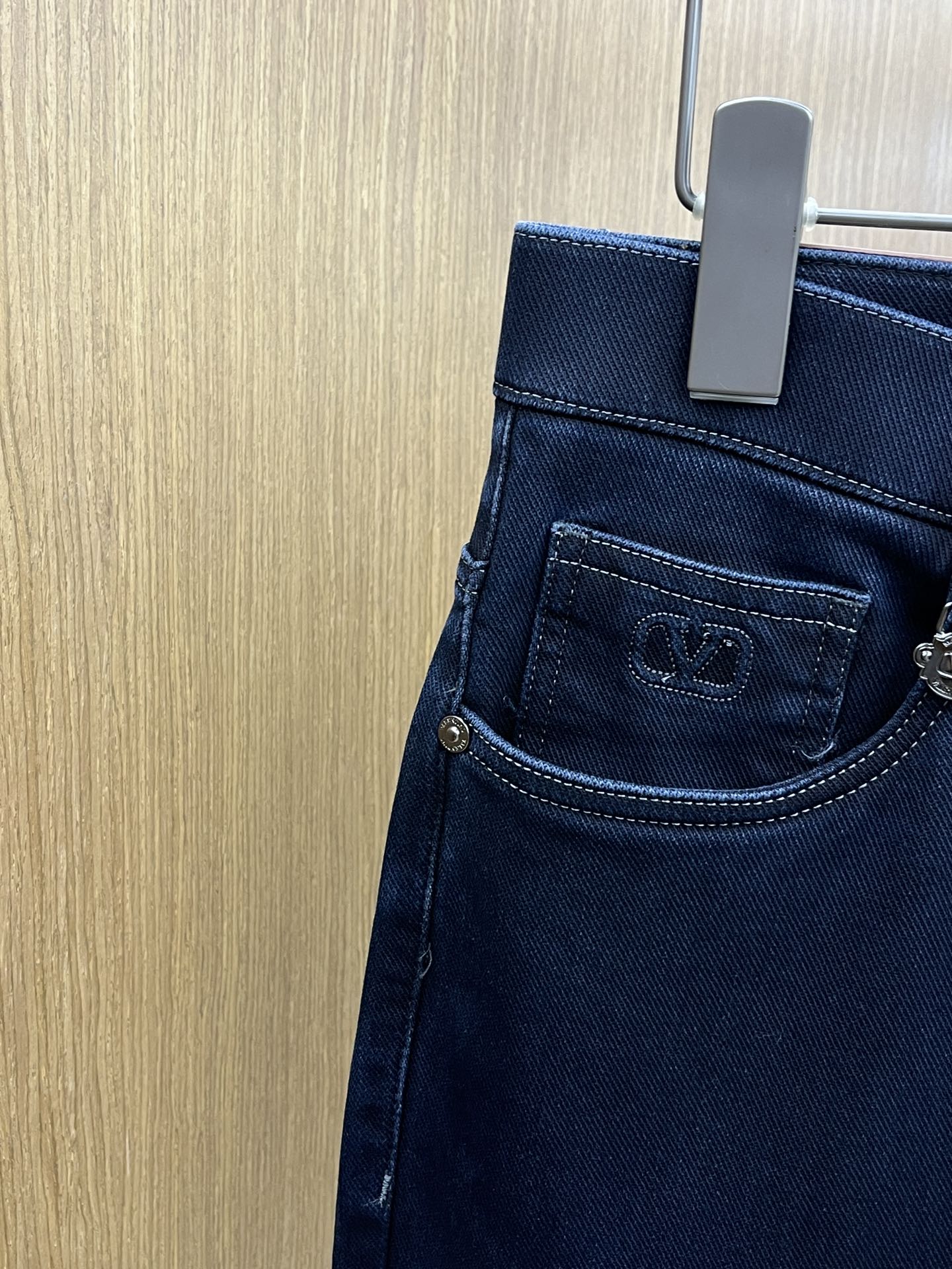 秋冬 VLTN 🔥🔥秋冬新品休闲牛仔裤 官网同步发售，裤身工艺设计，进口客供辅料、面料定制，代工厂出品免