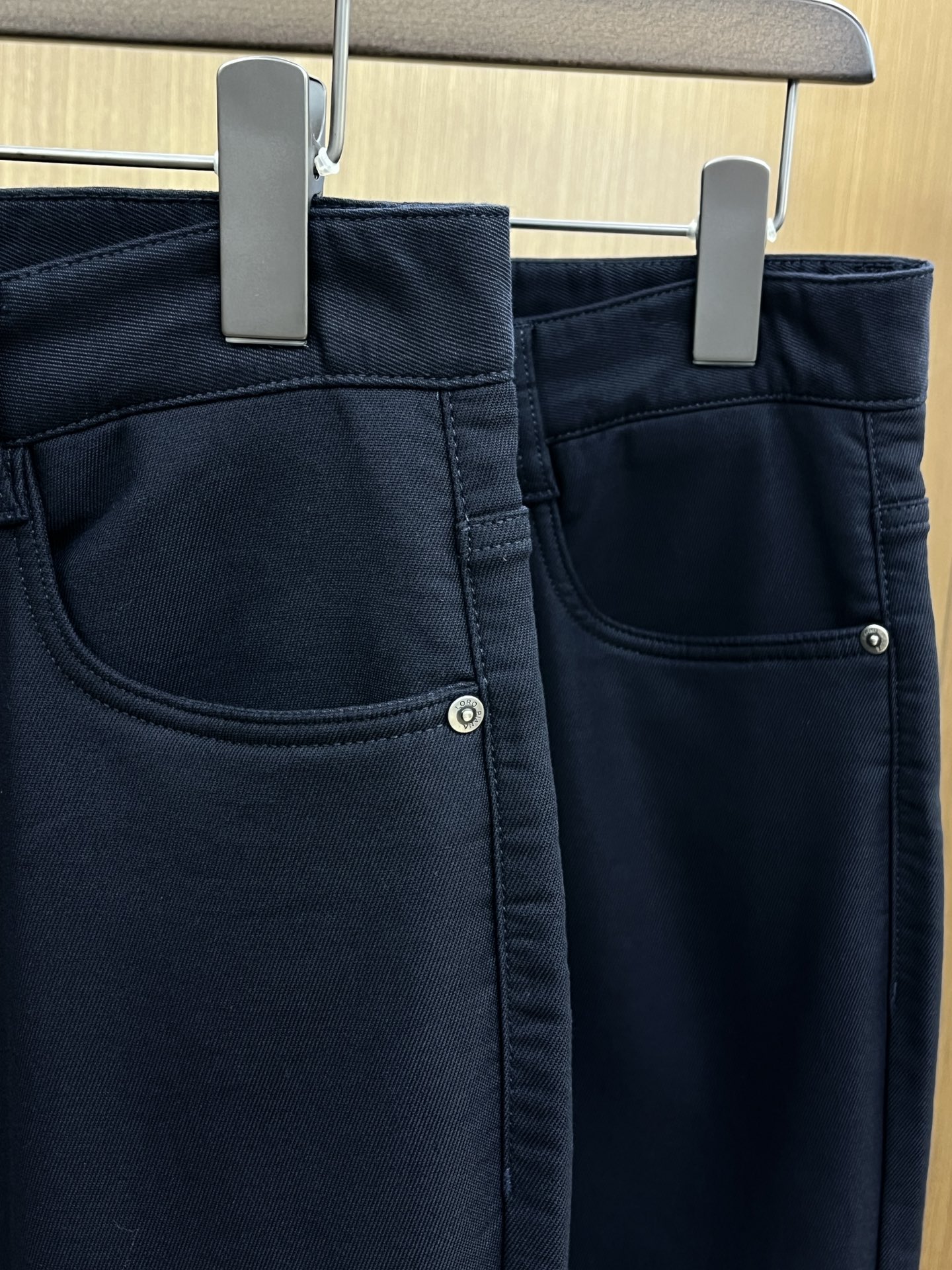 秋冬 lP🆕 🔥🔥秋冬新品休闲牛仔裤 官网同步发售，裤身工艺设计，进口客供辅料、面料定制，代工厂出品免检