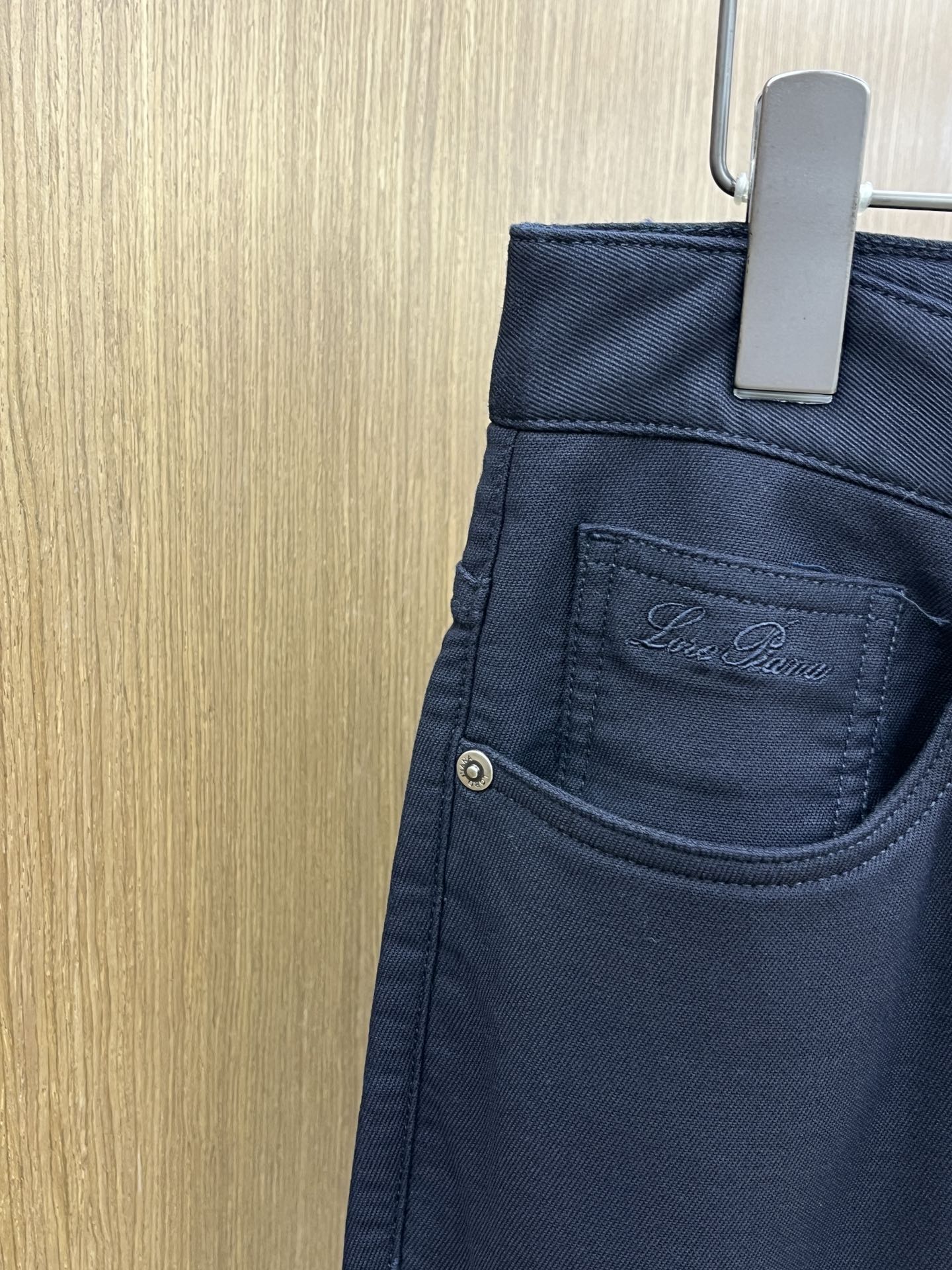 秋冬 lP🆕 🔥🔥秋冬新品休闲牛仔裤 官网同步发售，裤身工艺设计，进口客供辅料、面料定制，代工厂出品免检