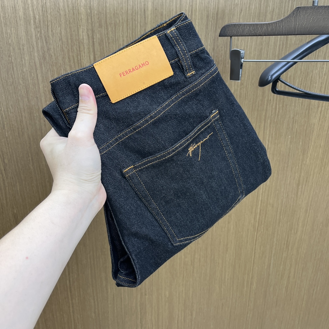 NO:596756,Autumn and winter FG high-end customized quality 25SS Autumn and winter latest original jeans sold simultaneously at the counter Original customized replica Customer-supplied hardware accessories Original quality Imported denim fabrics with heavy industrial washing Fine workmanship and routing Excellent upper body, preferred item A60 SIZE: 30-38 No 35 37,,jeans,alexander wang19860909秋冬 FG高端定制品质 25SS秋冬最新款原单牛仔裤 柜台同步发售 原版定制复刻 客供五金辅料 原单品质 进口牛仔面料重工洗水 做工走线精细 上身绝佳,优选单品A60 SIZE:30-38无35 37,,jeans,alexander wang,Men's clothing