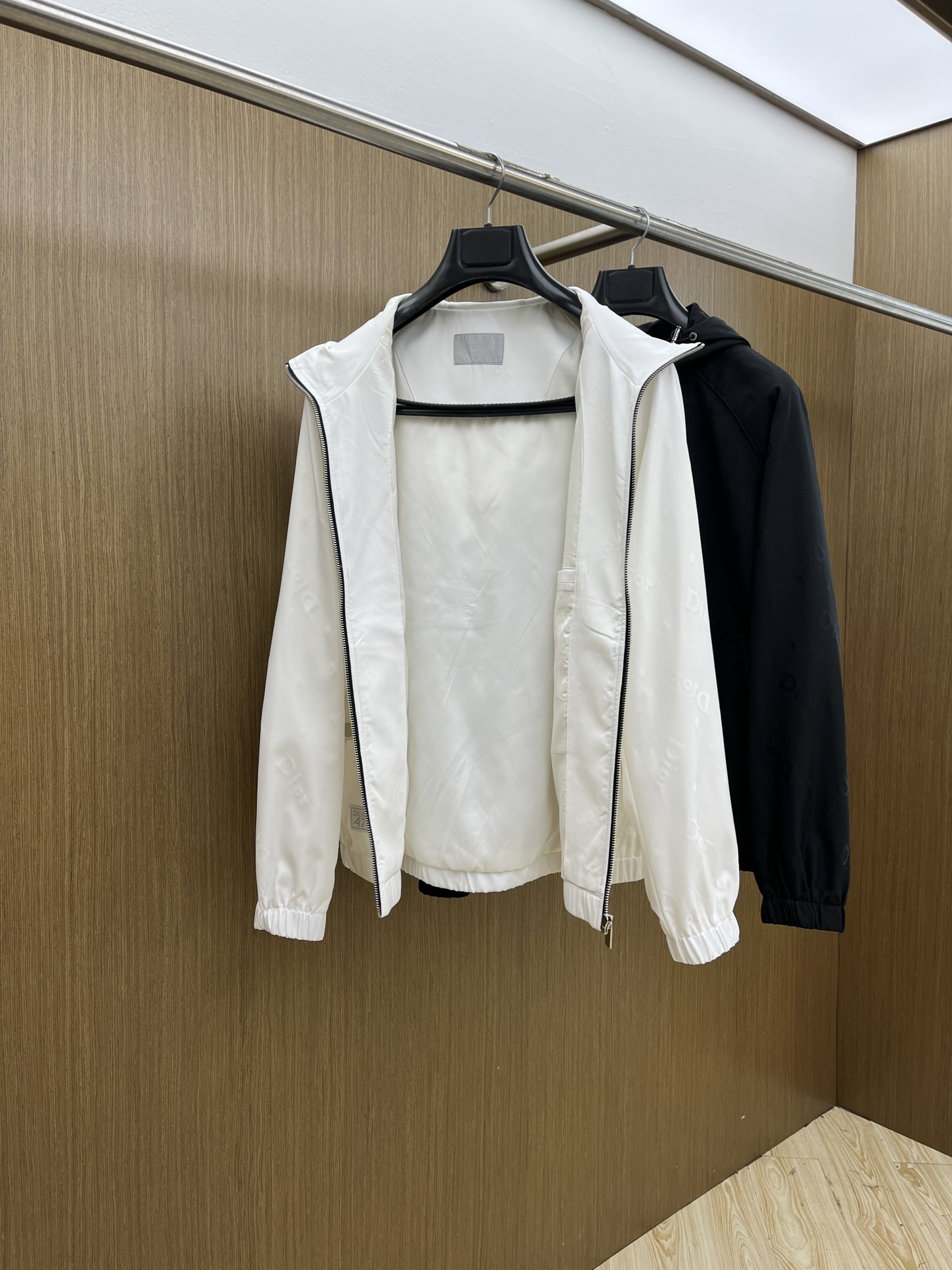 秋冬 CD 🔥🔥ss早秋新款发布 迪奥连帽夹克外套，秋季爆款夹薄棉夹克外套，Dior字母提花面料设计穿上