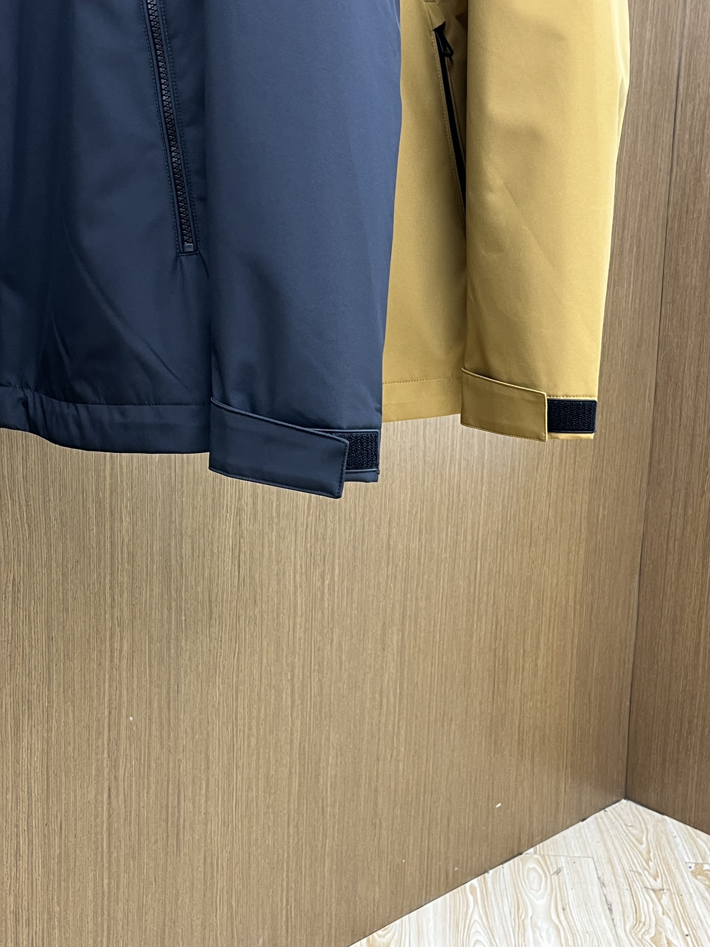 秋冬 BBR 🔥🔥ss早秋新款发布 巴宝莉连帽夹克外套，拼接面料秋季爆款夹薄棉夹克外套，字母logo印花