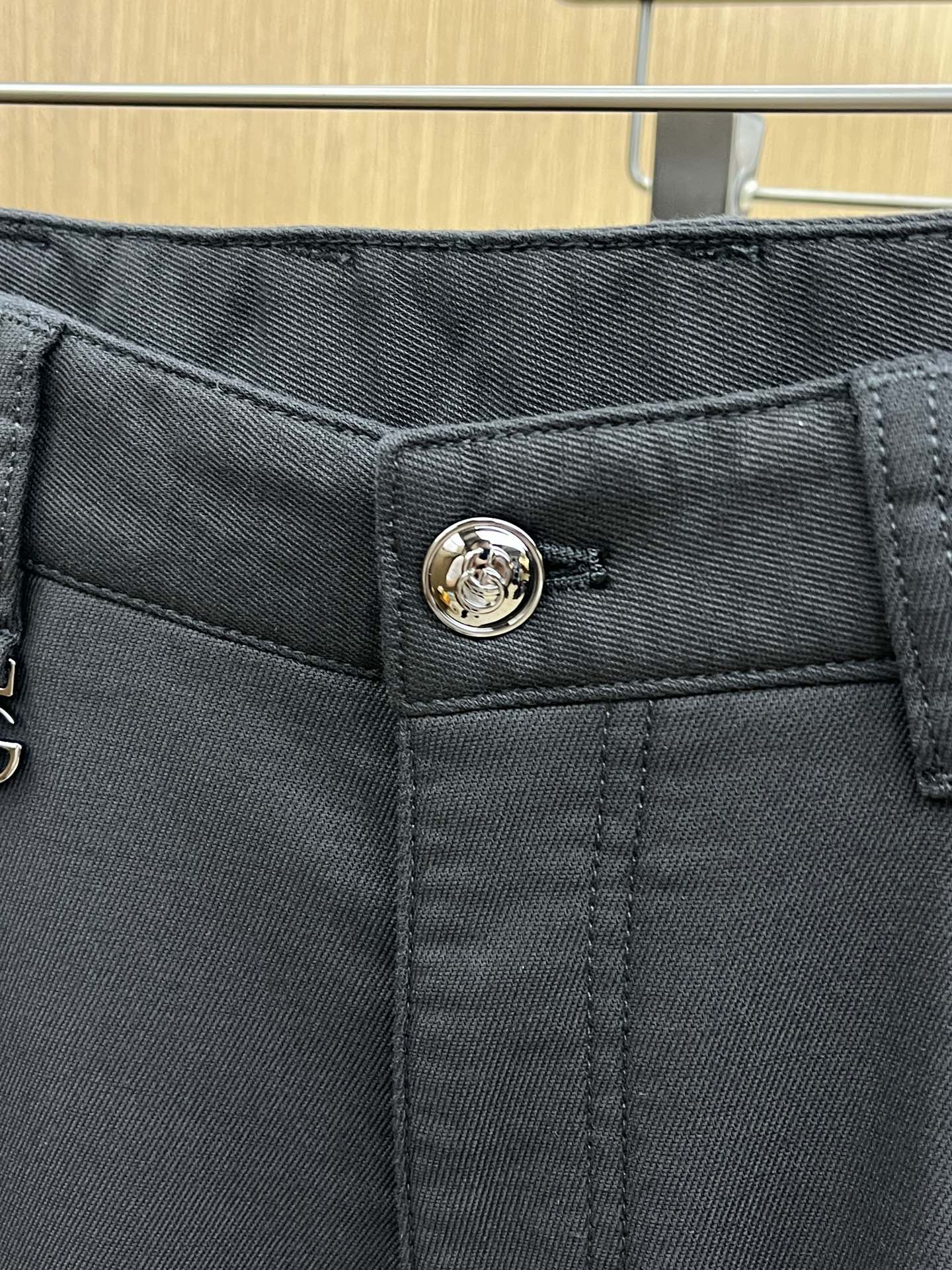 秋冬 Guc 🔥🔥秋冬新品休闲牛仔裤 官网同步发售，裤身工艺设计，进口客供辅料、面料定制，代工厂出品免检