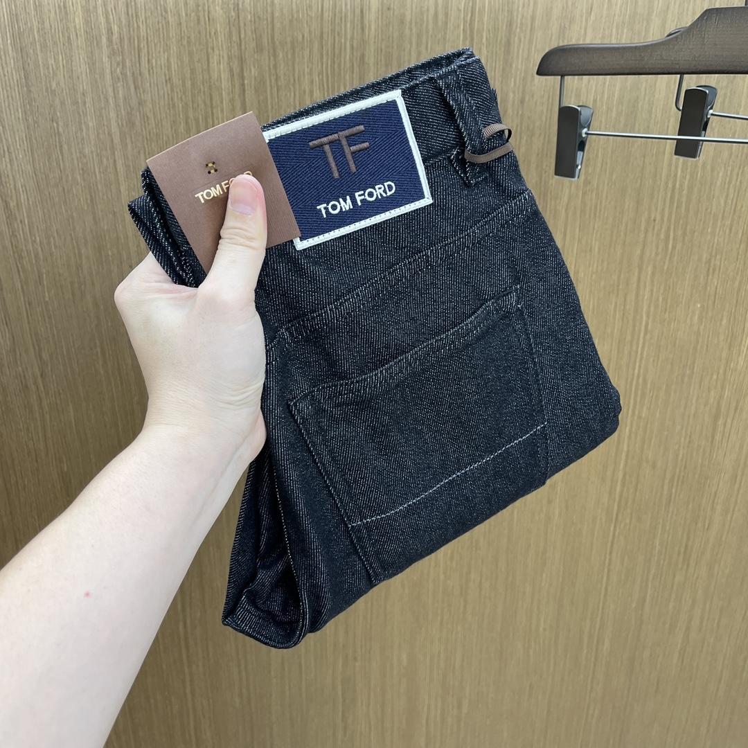 NO:548221,New product TF high-end customization, the latest jeans in early spring 2025 are released simultaneously on the counter. Original customization replica. Customer-supplied hardware and accessories. Original quality. Imported denim fabric heavy-duty washing. Boutique leather brand. Fine workmanship and excellent upper body!  FAM's preferred single product number 30-38 No 35.37,,tom ford,jeans,alexander wang19860909新品 TF 高端定制、2025早春最新款牛仔裤 柜台同步发售 原版定制复刻 客供五金辅料 原单品质 进口牛仔面料重工洗水 精品皮牌 做工走线精细 上身绝佳！fam优选单品 码数30-38无35.37,,tom ford,jeans,alexander wang,Men's clothing