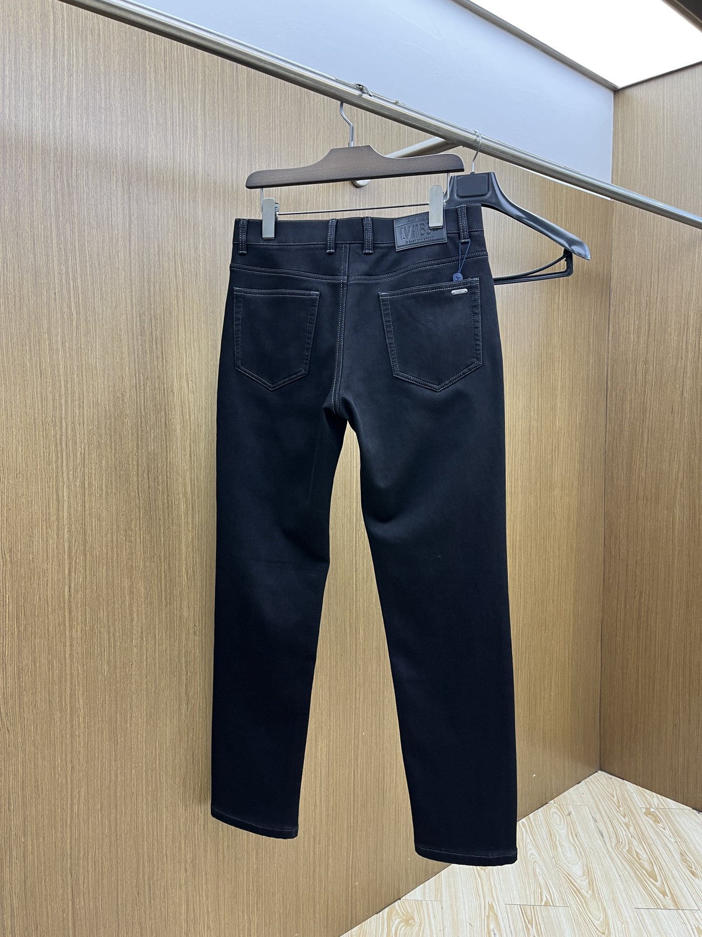 秋冬 VLTN 🔥🔥秋冬新品休闲牛仔裤 官网同步发售，裤身工艺设计，进口客供辅料、面料定制，代工厂出品免