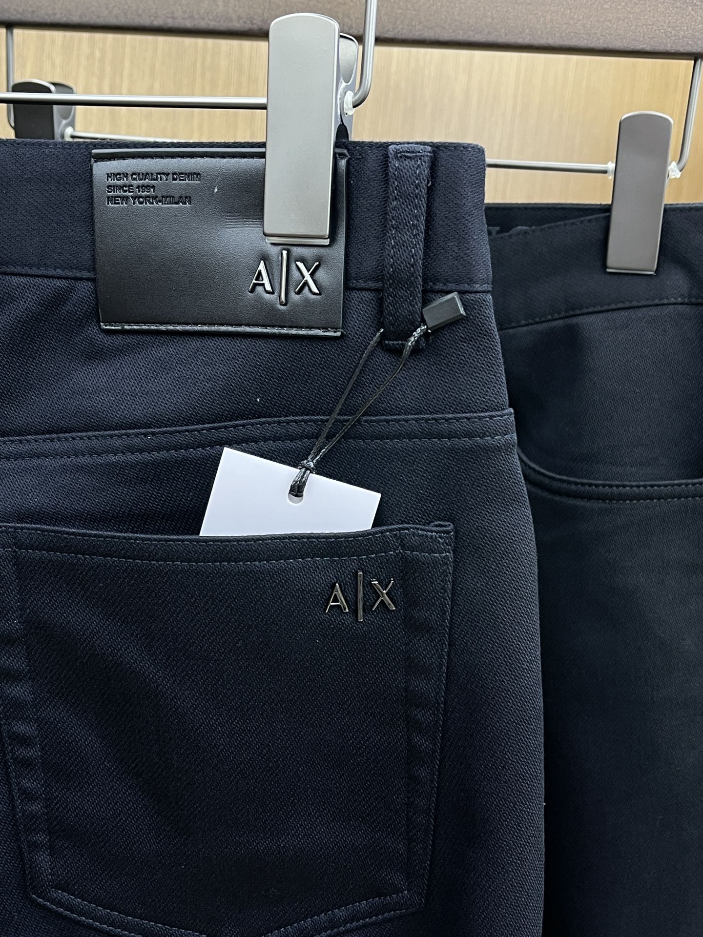 秋冬 AJ 🔥🔥秋冬新品休闲牛仔裤 官网同步发售，裤身工艺设计，进口客供辅料、面料定制，代工厂出品免检！