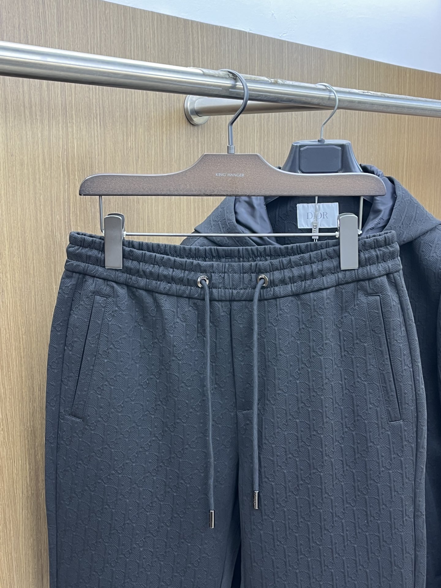 秋冬/套 CD 🔥FW最新独家专供新款休闲运动套装 高端版本！定制面料 透气舒适度高，细节无可挑剔，品牌