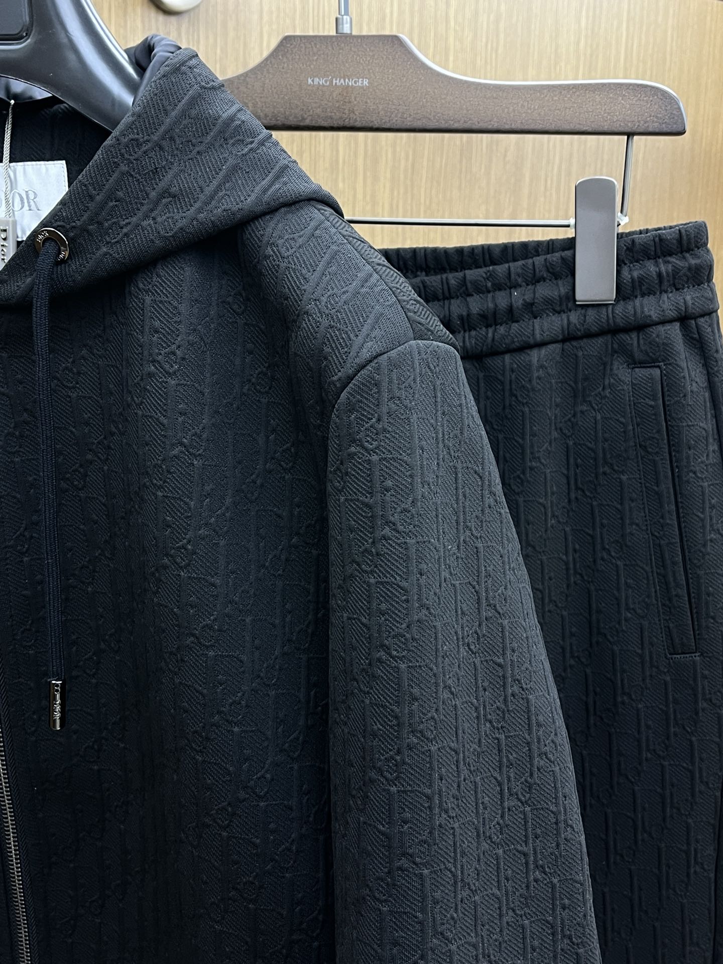 秋冬/套 CD 🔥FW最新独家专供新款休闲运动套装 高端版本！定制面料 透气舒适度高，细节无可挑剔，品牌