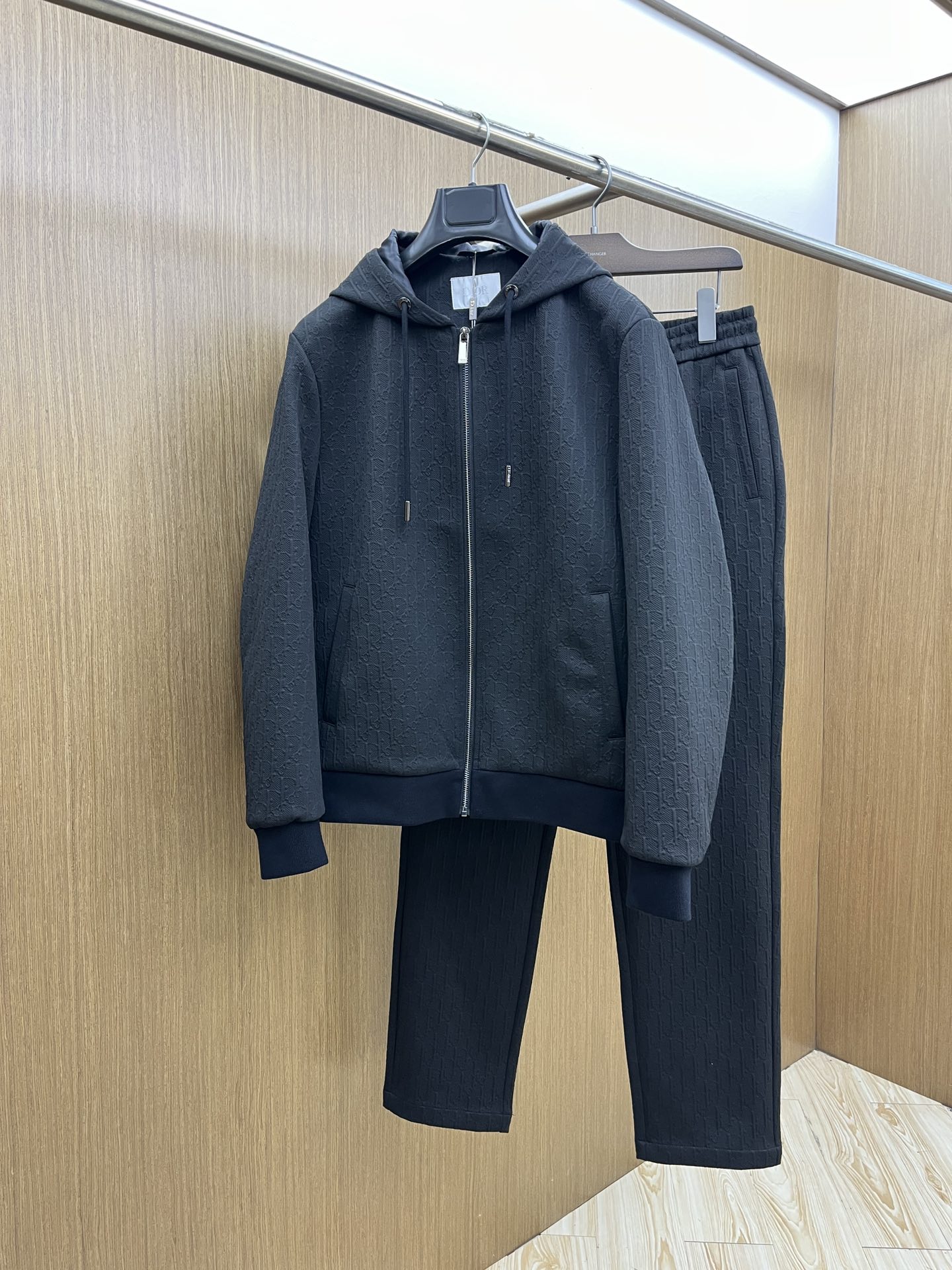 秋冬/套 CD 🔥FW最新独家专供新款休闲运动套装 高端版本！定制面料 透气舒适度高，细节无可挑剔，品牌