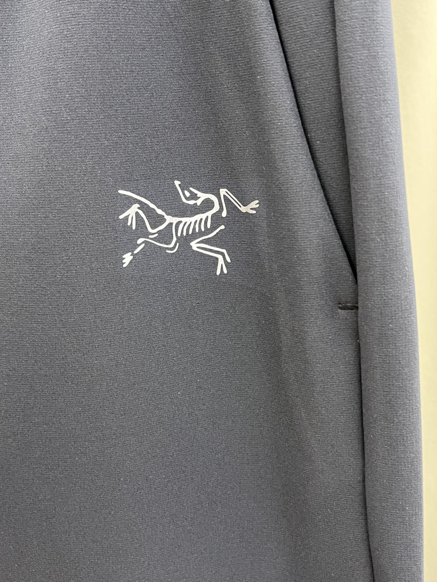 秋冬 ARC'TERYX始祖鸟最新秋冬款户外冲锋！高端商务系列软壳裤、耐磨、防风防水!一款封神之作的男士