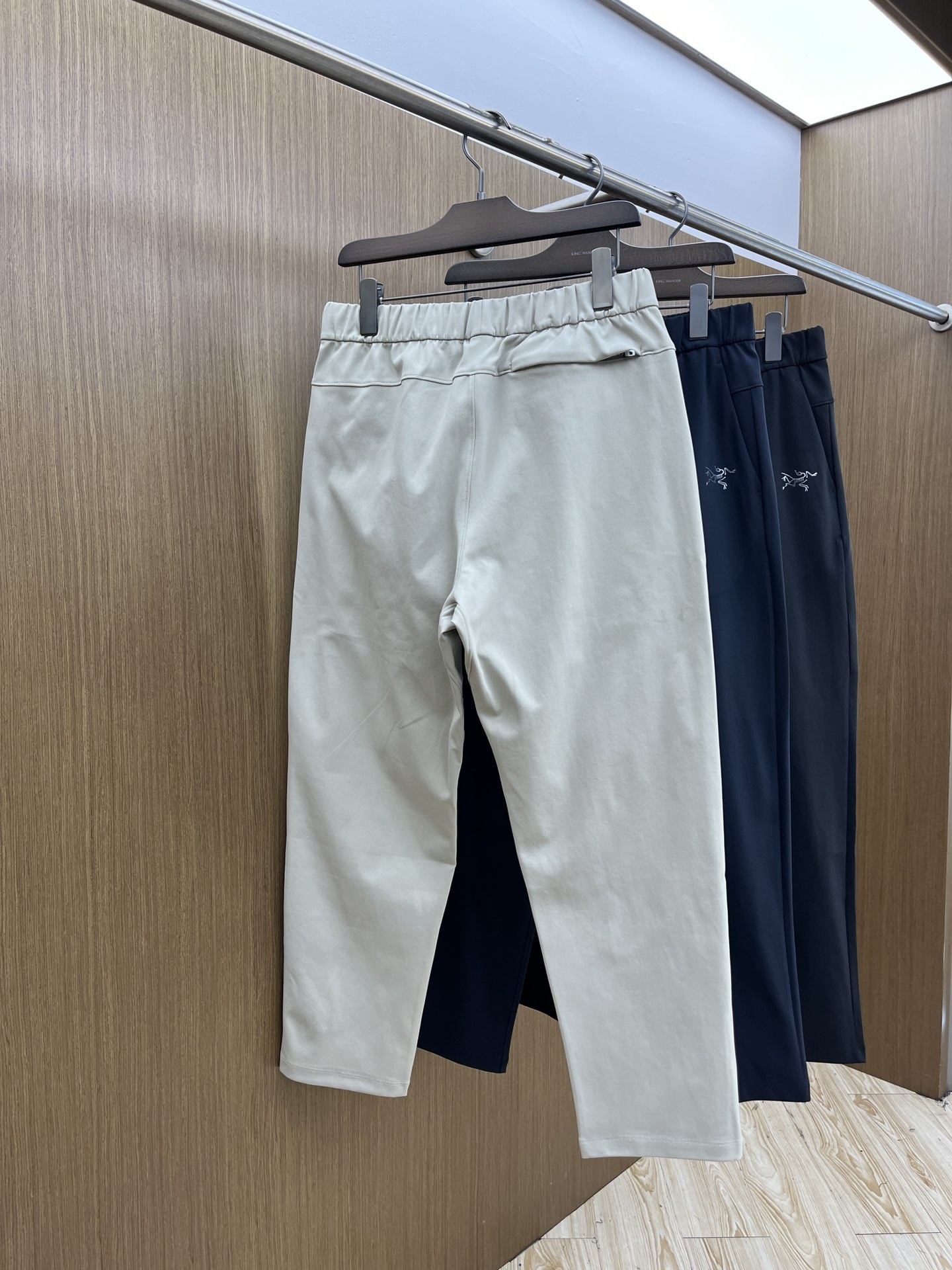 秋冬 ARC'TERYX始祖鸟最新秋冬款户外冲锋！高端商务系列软壳裤、耐磨、防风防水!一款封神之作的男士