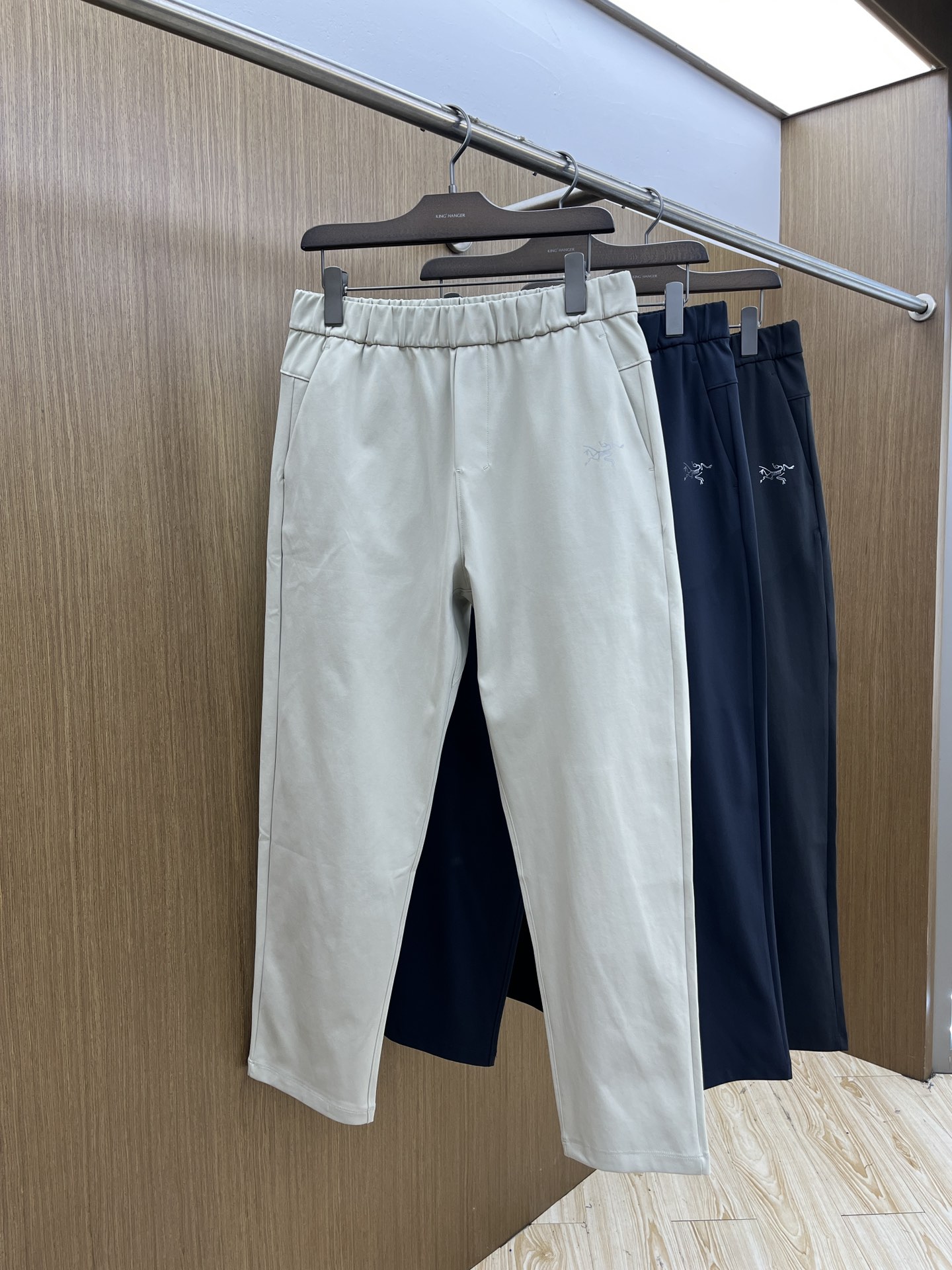 秋冬 ARC'TERYX始祖鸟最新秋冬款户外冲锋！高端商务系列软壳裤、耐磨、防风防水!一款封神之作的男士