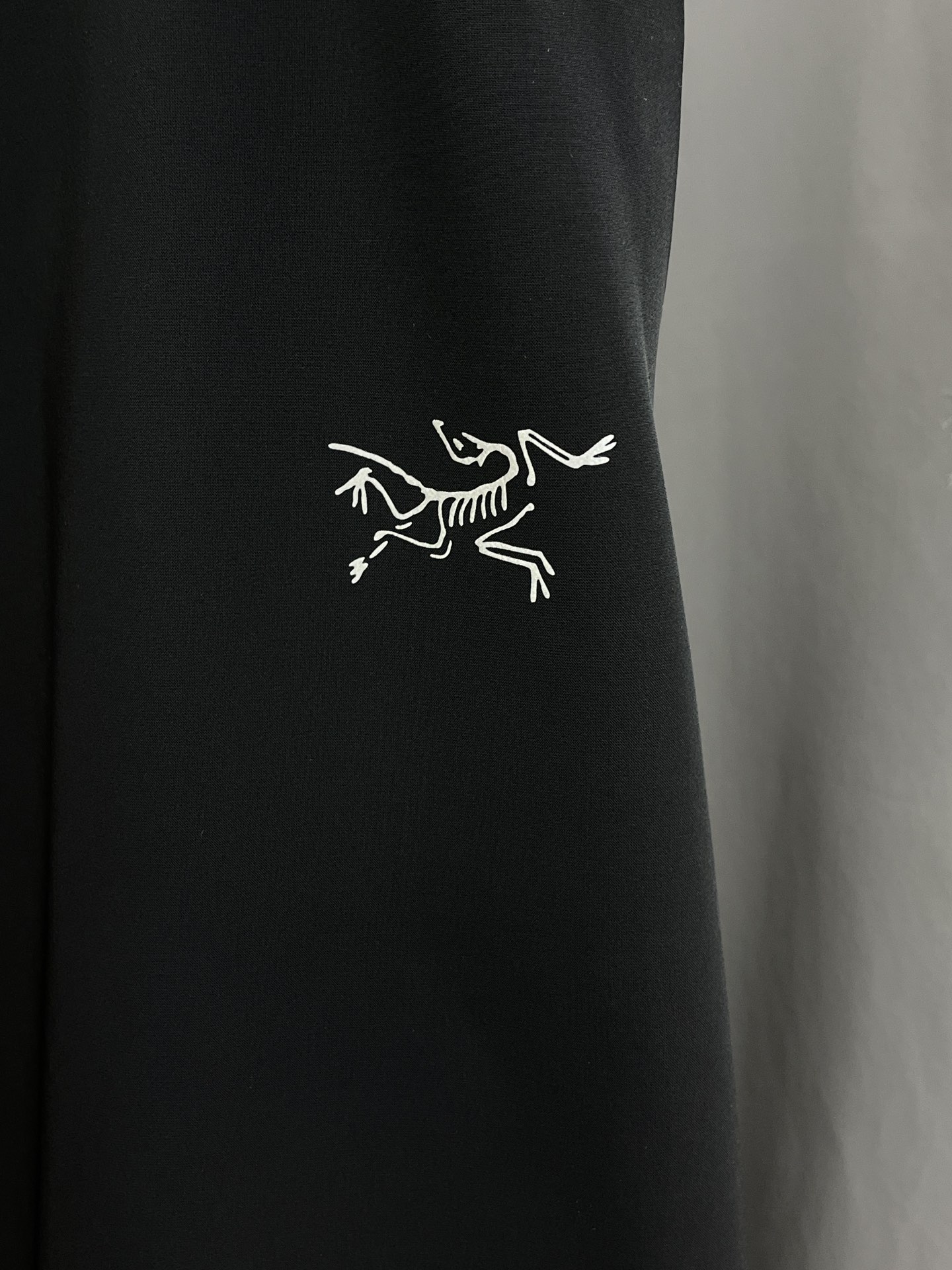 秋冬 ARC'TERYX始祖鸟最新秋冬款户外冲锋！高端商务系列软壳裤、耐磨、防风防水!一款封神之作的男士