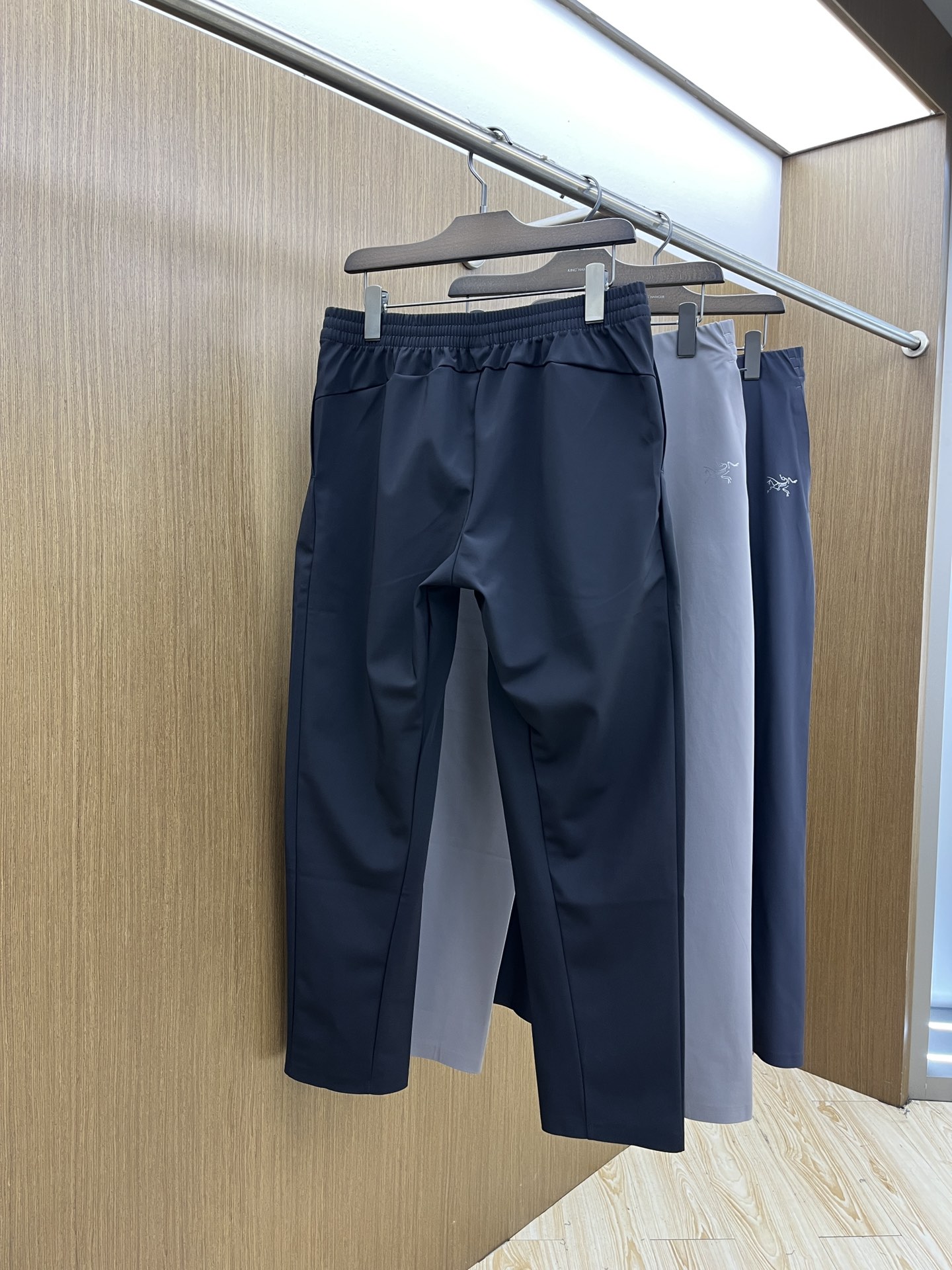 秋冬 ARC'TERYX始祖鸟最新秋冬款户外冲锋！高端商务系列软壳裤、耐磨、防风防水!一款封神之作的男士