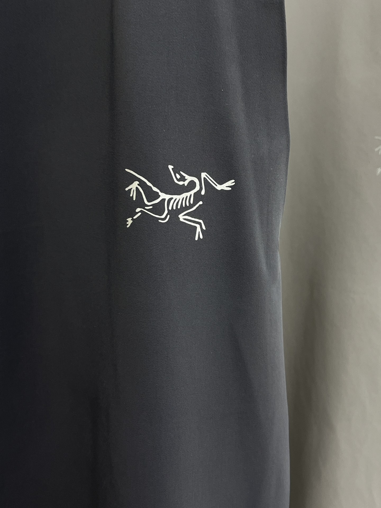 秋冬 ARC'TERYX始祖鸟最新秋冬款户外冲锋！高端商务系列软壳裤、耐磨、防风防水!一款封神之作的男士