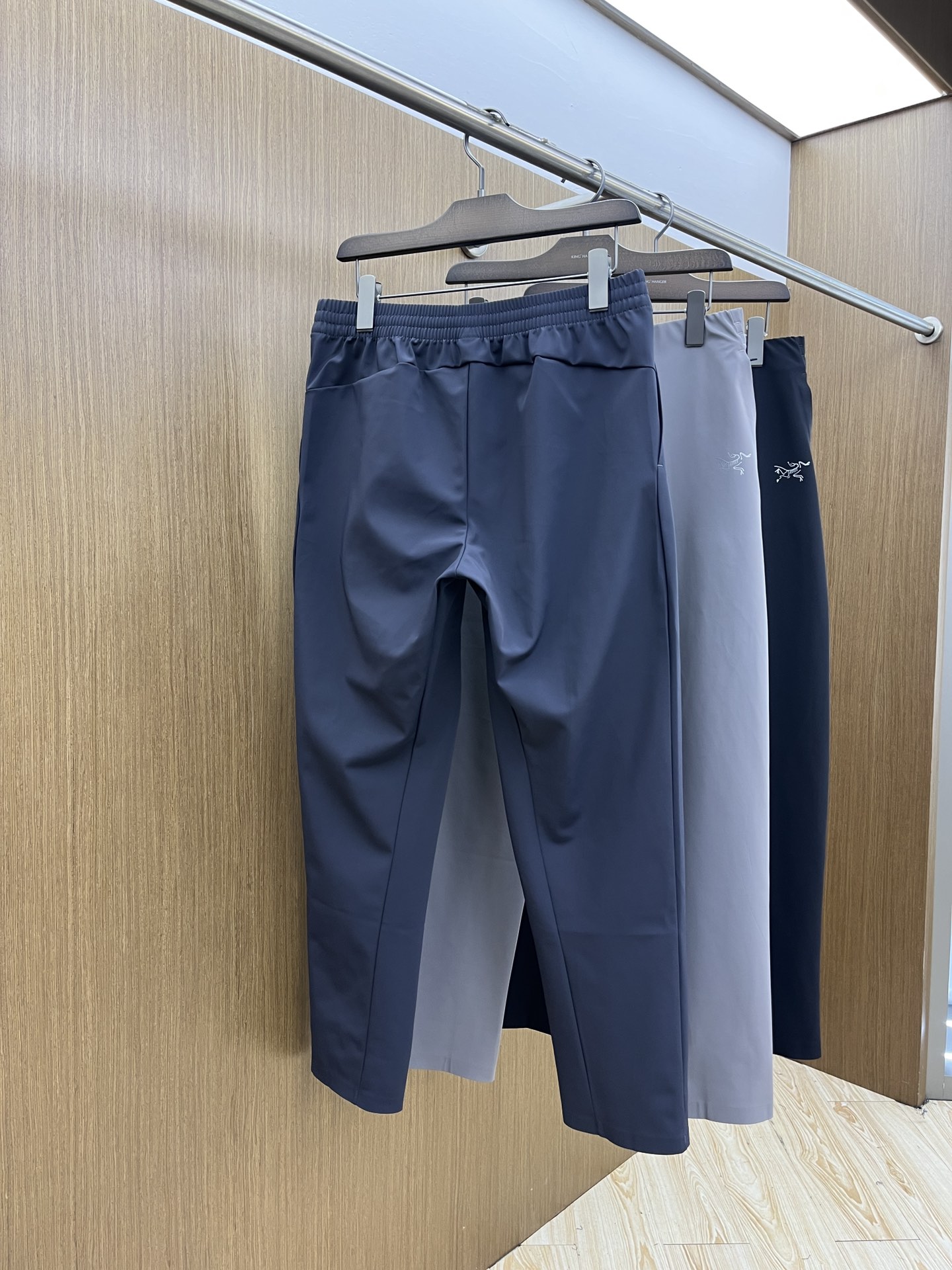 秋冬 ARC'TERYX始祖鸟最新秋冬款户外冲锋！高端商务系列软壳裤、耐磨、防风防水!一款封神之作的男士