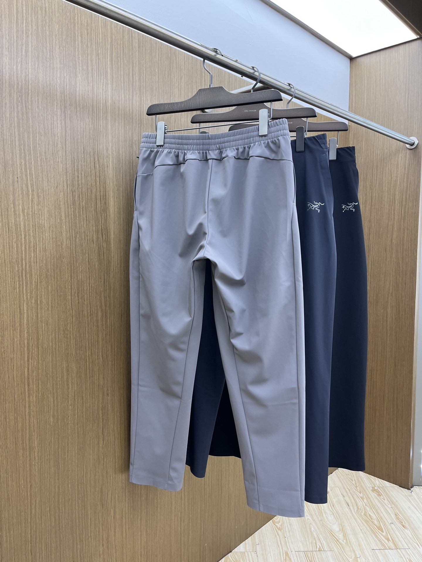 秋冬 ARC'TERYX始祖鸟最新秋冬款户外冲锋！高端商务系列软壳裤、耐磨、防风防水!一款封神之作的男士