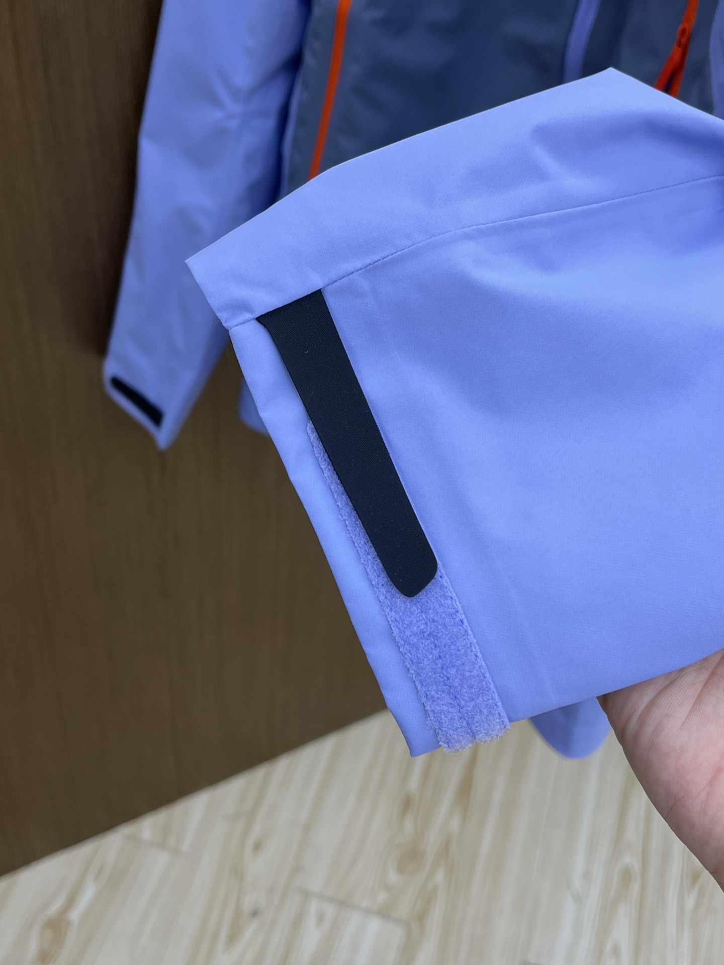 秋冬 Arctery，🔥爆款顶配 Beta SL冲锋衣是一款专为户外探险设计的高性能外套。采用GORE-