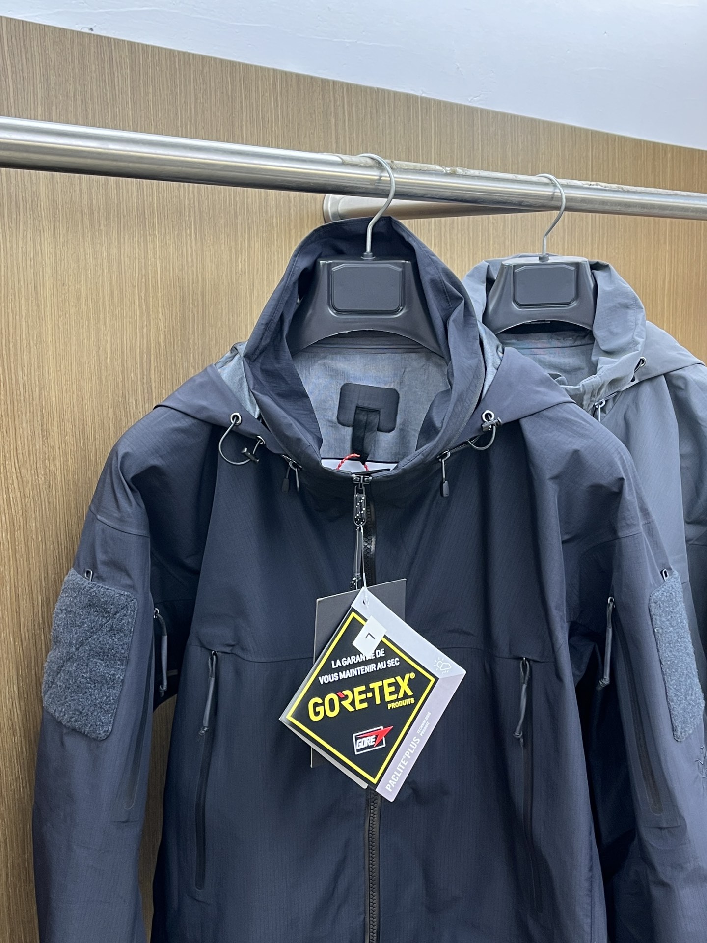 秋冬 Arc 🔥🔥Aha系列 Leaf AHA JAET GEN2防水防风冲锋衣科技面料 透气性达到原厂