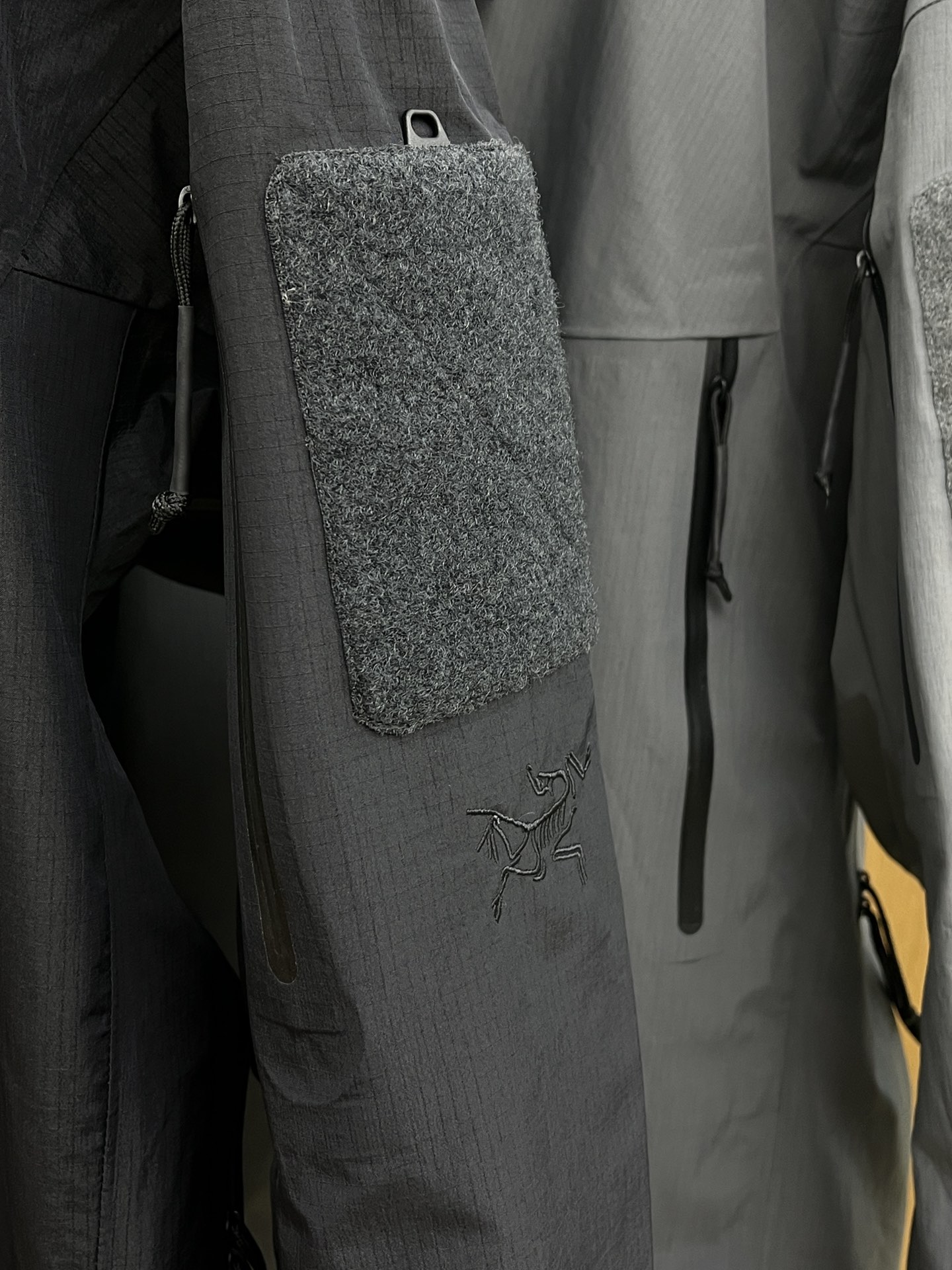 秋冬 Arc 🔥🔥Aha系列 Leaf AHA JAET GEN2防水防风冲锋衣科技面料 透气性达到原厂