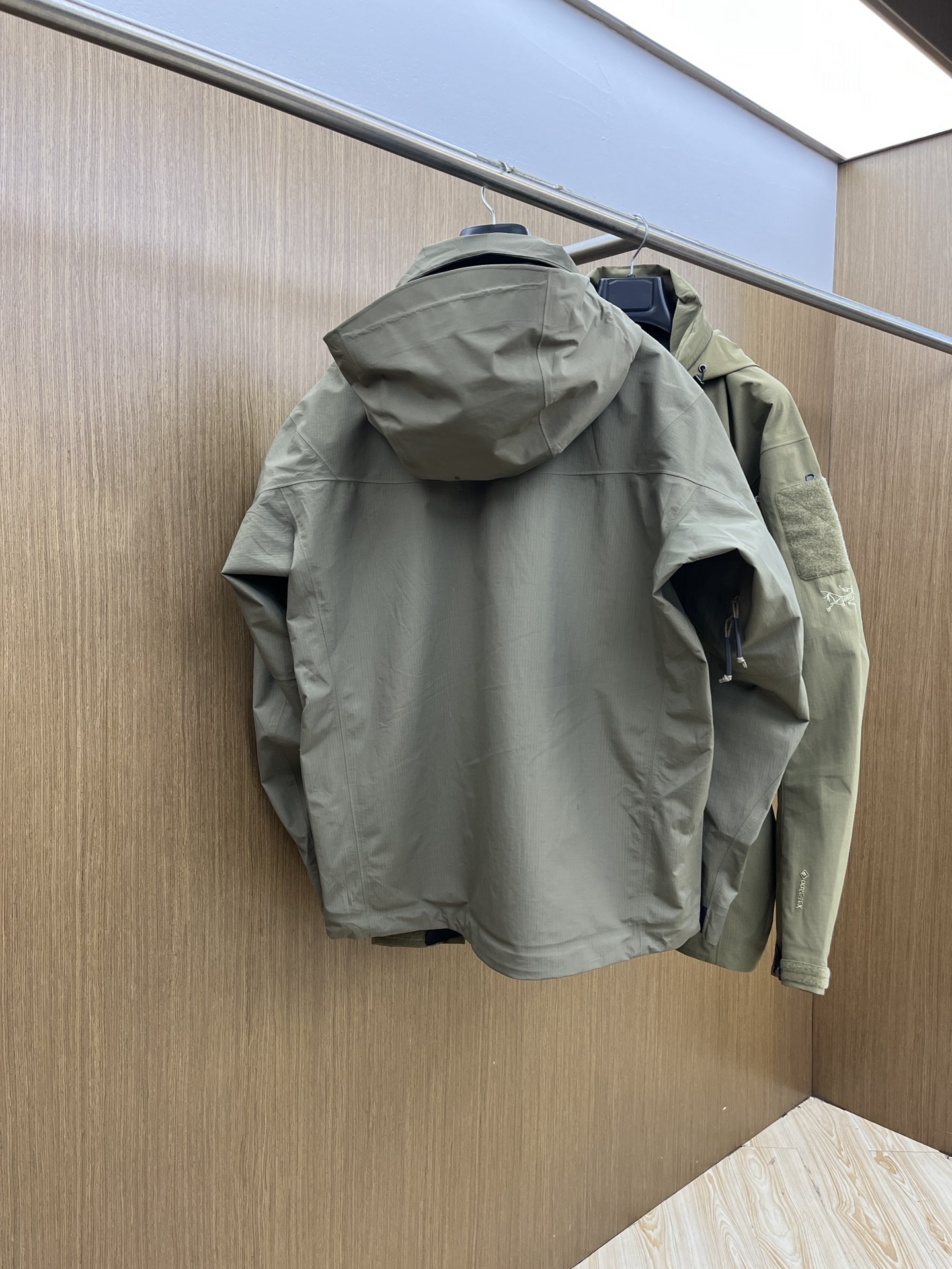 秋冬 Arc 🔥🔥Aha系列 Leaf AHA JAET GEN2防水防风冲锋衣科技面料 透气性达到原厂