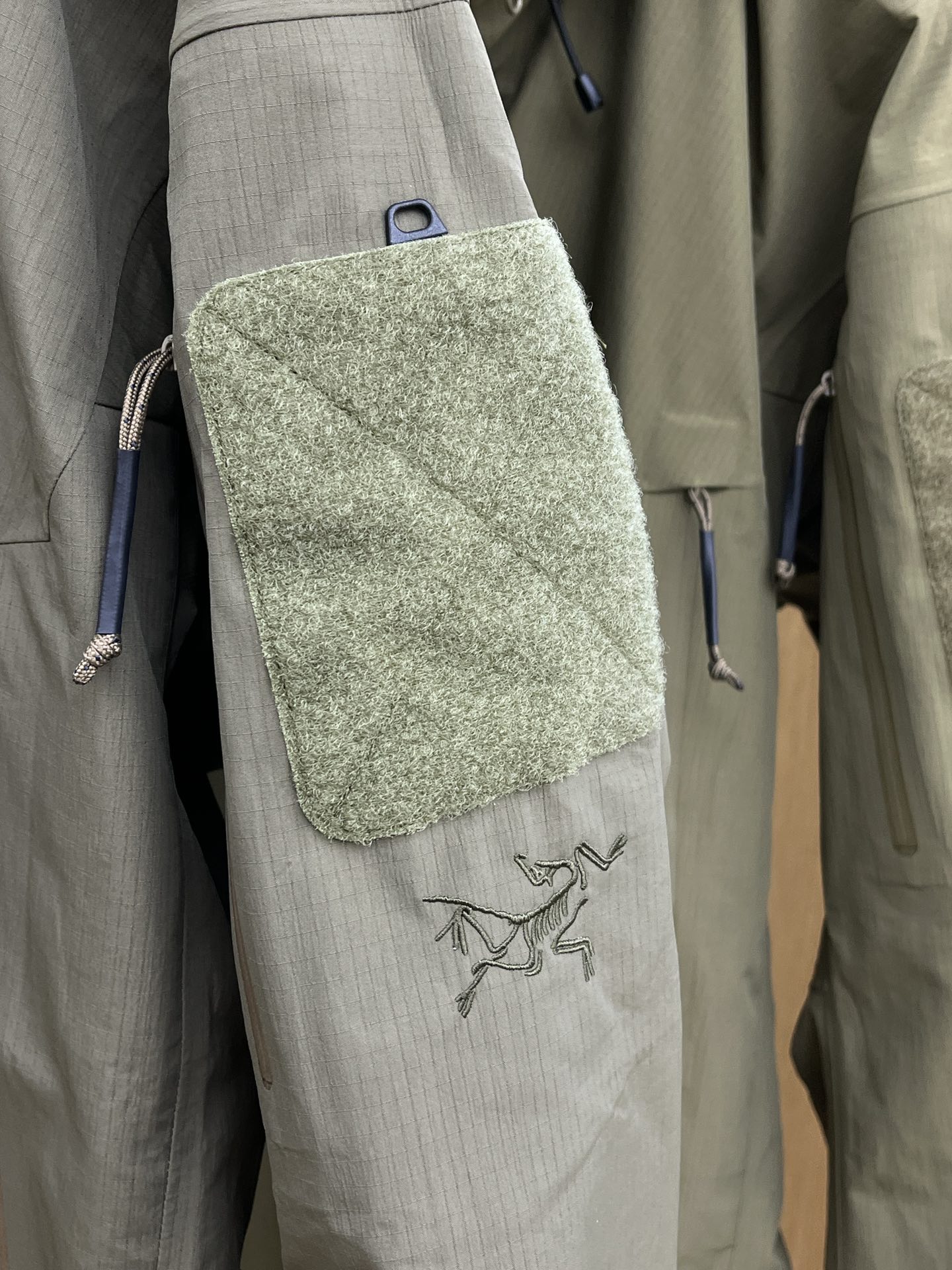 秋冬 Arc 🔥🔥Aha系列 Leaf AHA JAET GEN2防水防风冲锋衣科技面料 透气性达到原厂