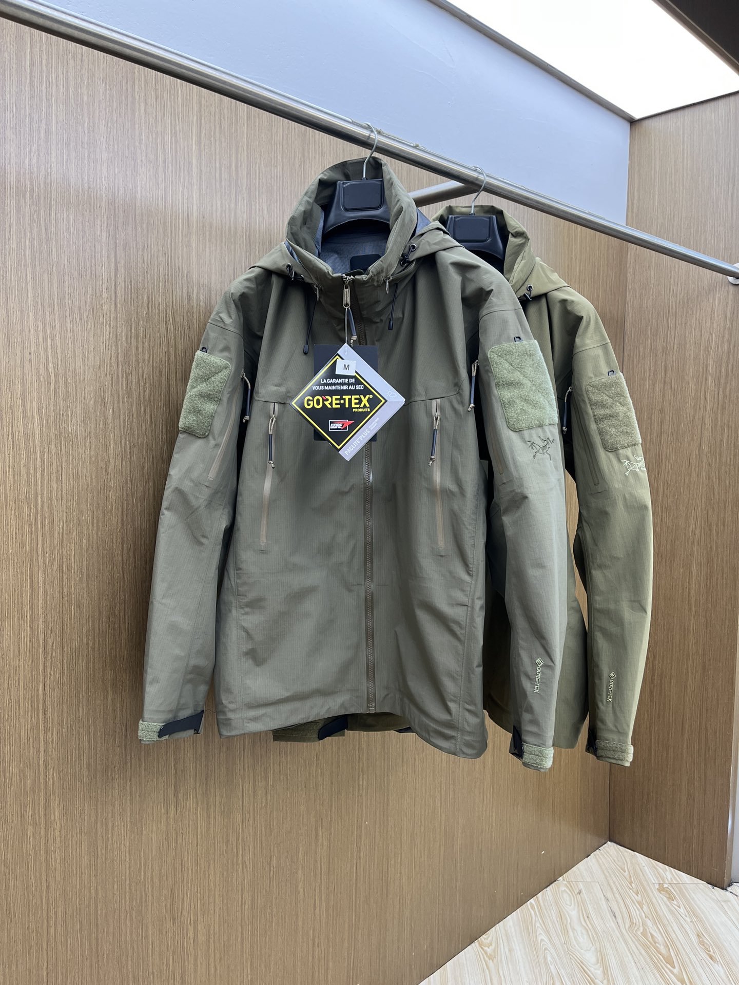 秋冬 Arc 🔥🔥Aha系列 Leaf AHA JAET GEN2防水防风冲锋衣科技面料 透气性达到原厂