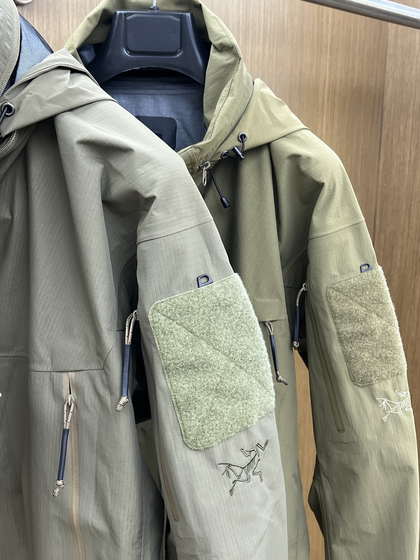 秋冬 Arc 🔥🔥Aha系列 Leaf AHA JAET GEN2防水防风冲锋衣科技面料 透气性达到原厂