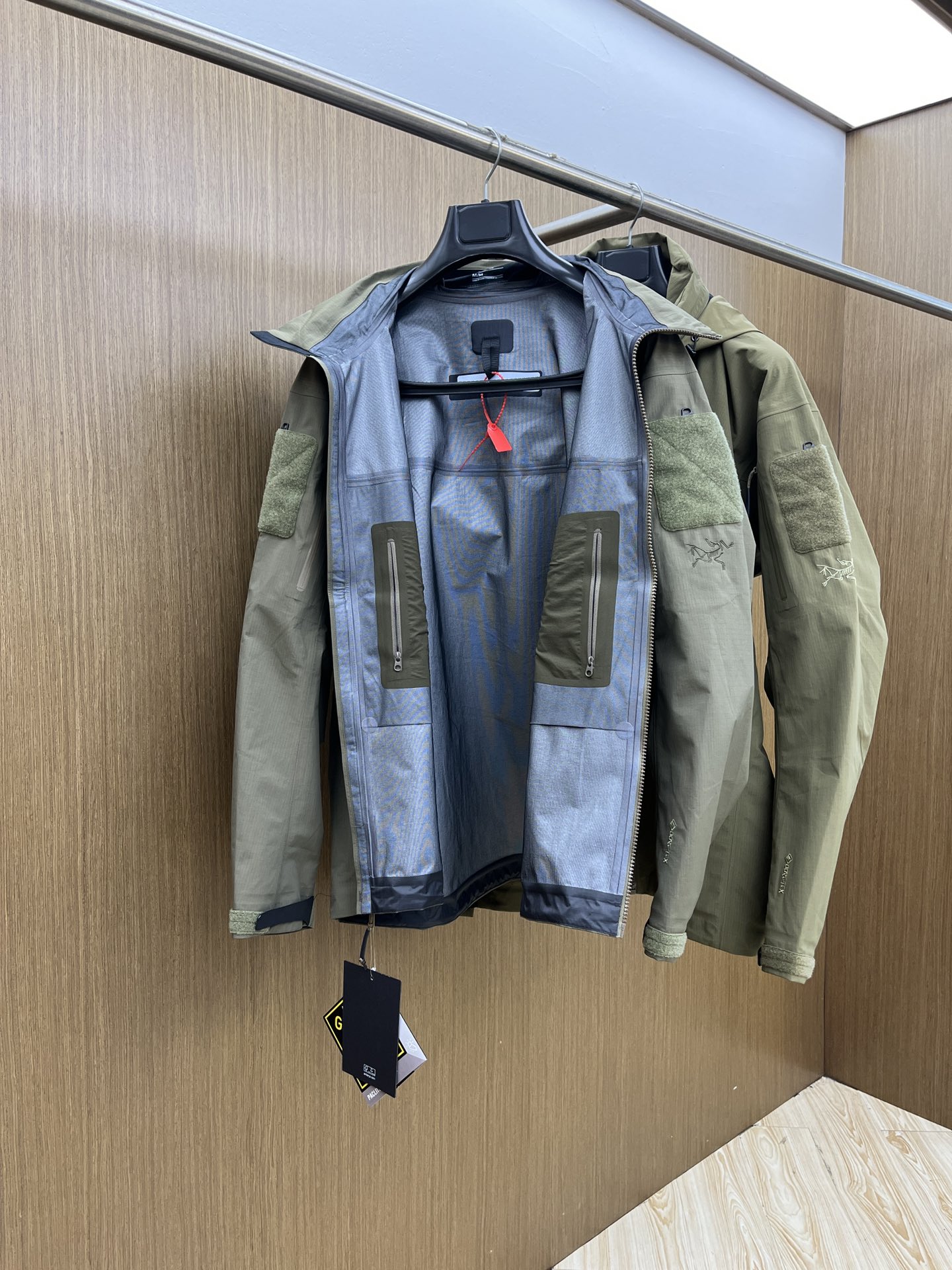 秋冬 Arc 🔥🔥Aha系列 Leaf AHA JAET GEN2防水防风冲锋衣科技面料 透气性达到原厂