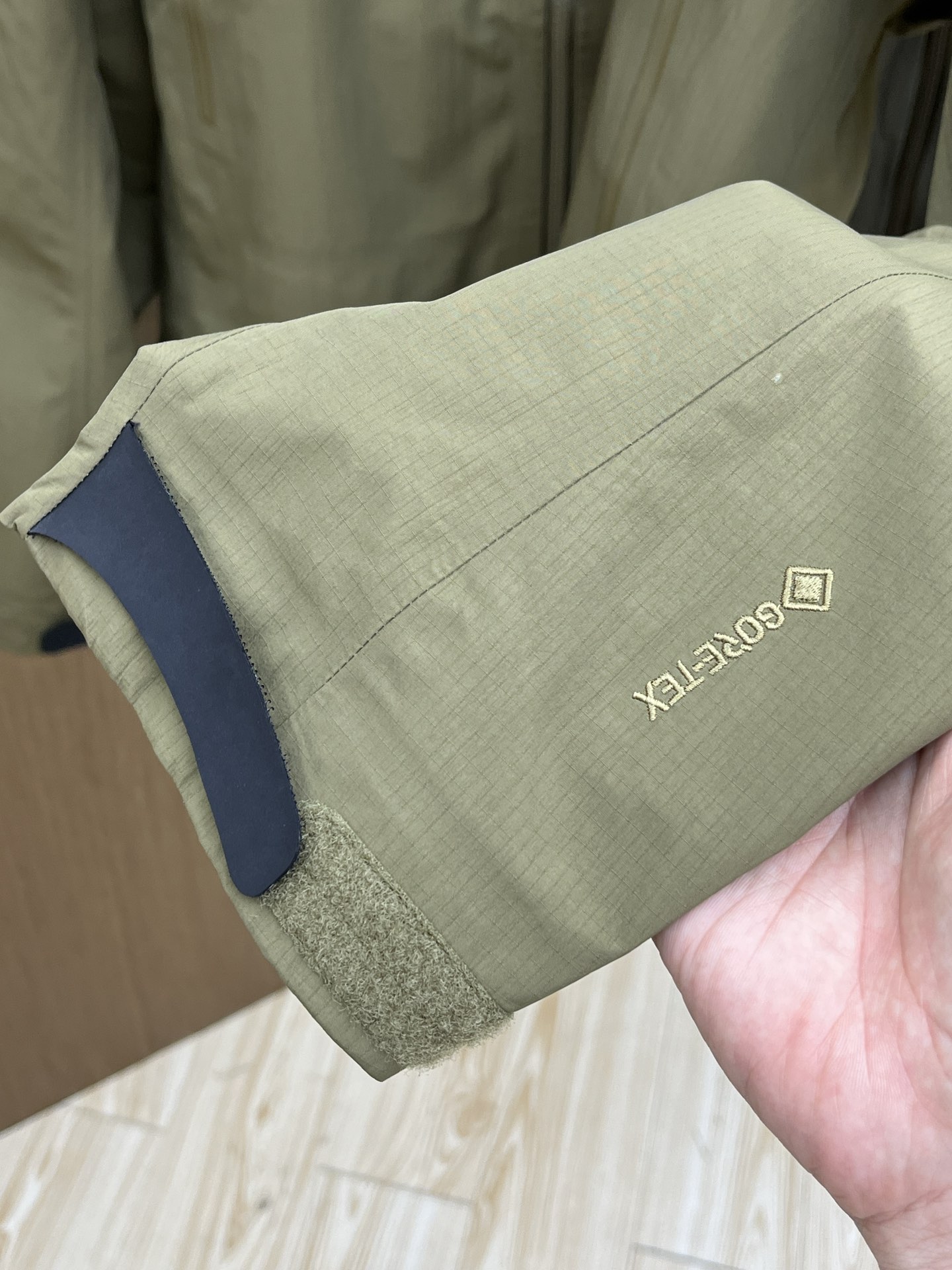 秋冬 Arc 🔥🔥Aha系列 Leaf AHA JAET GEN2防水防风冲锋衣科技面料 透气性达到原厂