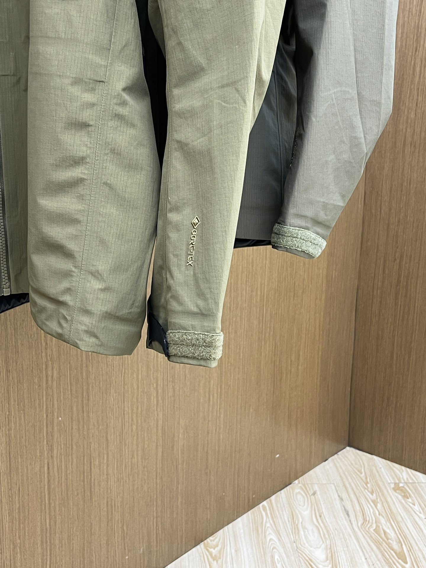 秋冬 Arc 🔥🔥Aha系列 Leaf AHA JAET GEN2防水防风冲锋衣科技面料 透气性达到原厂