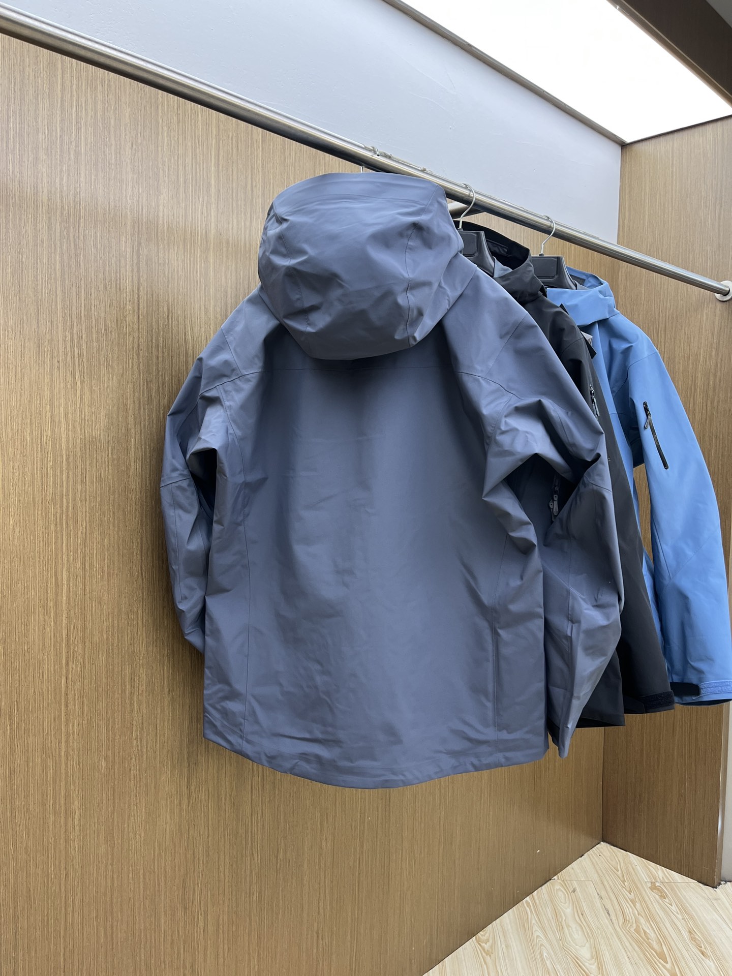 秋冬 Arc 阿尔法 Sv七代 面料升级顶级。顶配 拉链和面料拼接处是平整的。-面料采用原厂防水n100