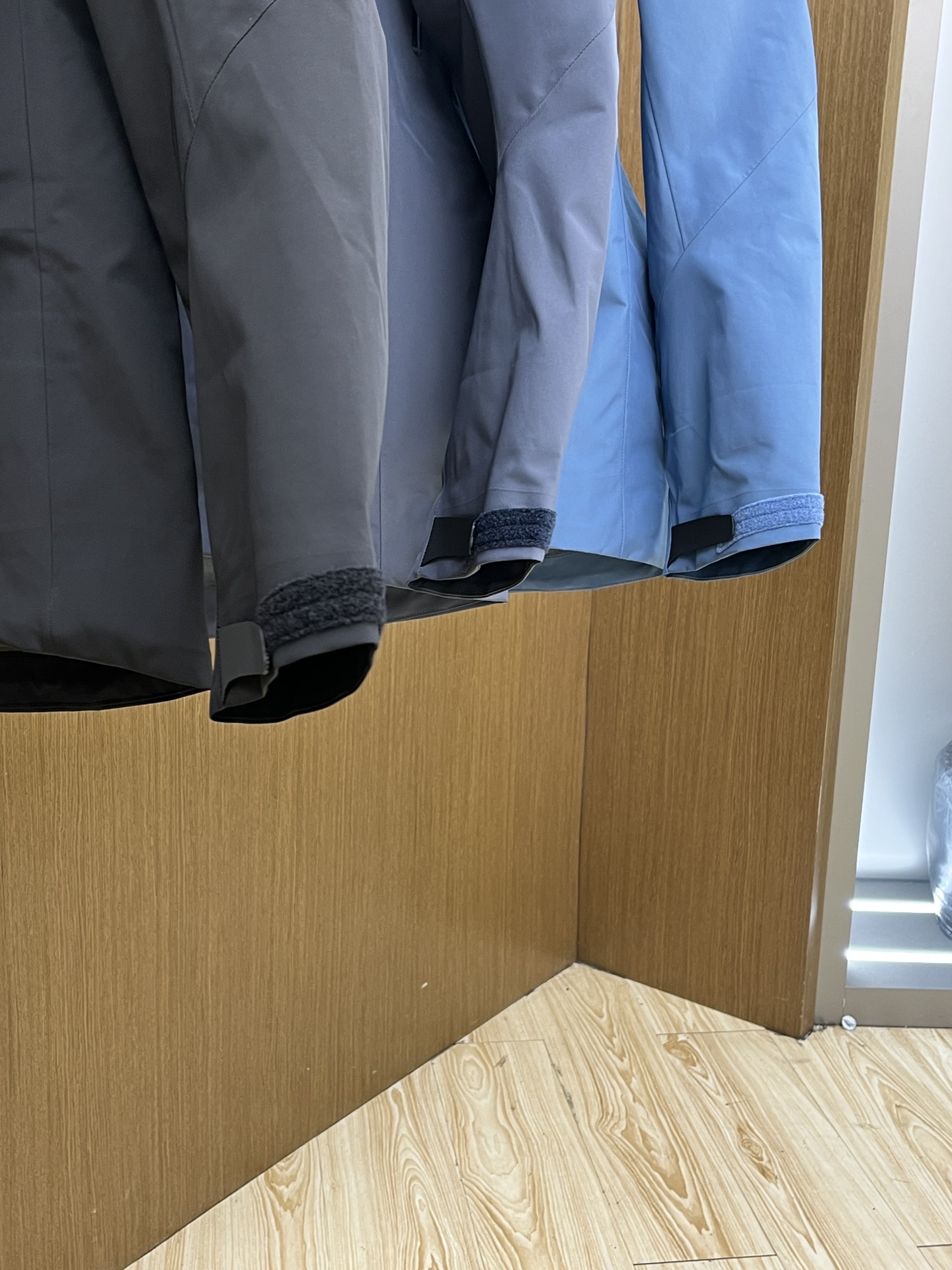 秋冬 Arc 阿尔法 Sv七代 面料升级顶级。顶配 拉链和面料拼接处是平整的。-面料采用原厂防水n100