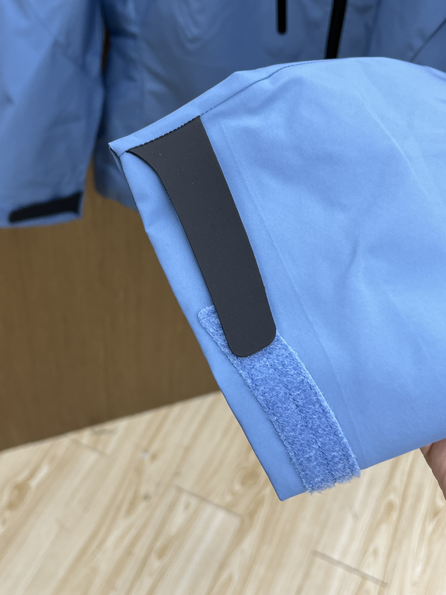 秋冬 Arc 阿尔法 Sv七代 面料升级顶级。顶配 拉链和面料拼接处是平整的。-面料采用原厂防水n100